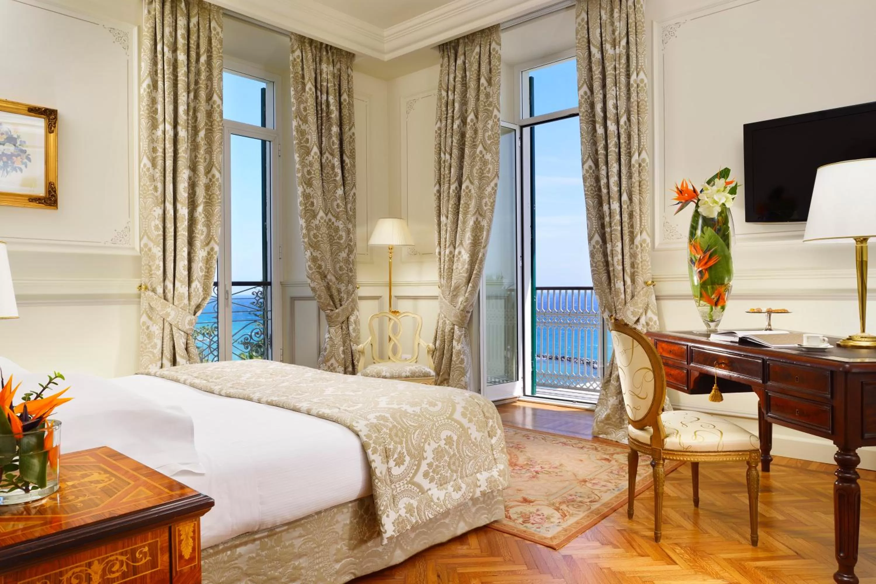 King Suite with Sea View with Balcony in Royal Hotel Sanremo