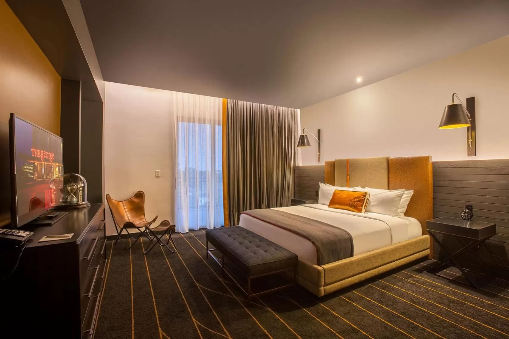 Traditional King Room in The George, by Valencia Hotel Collection