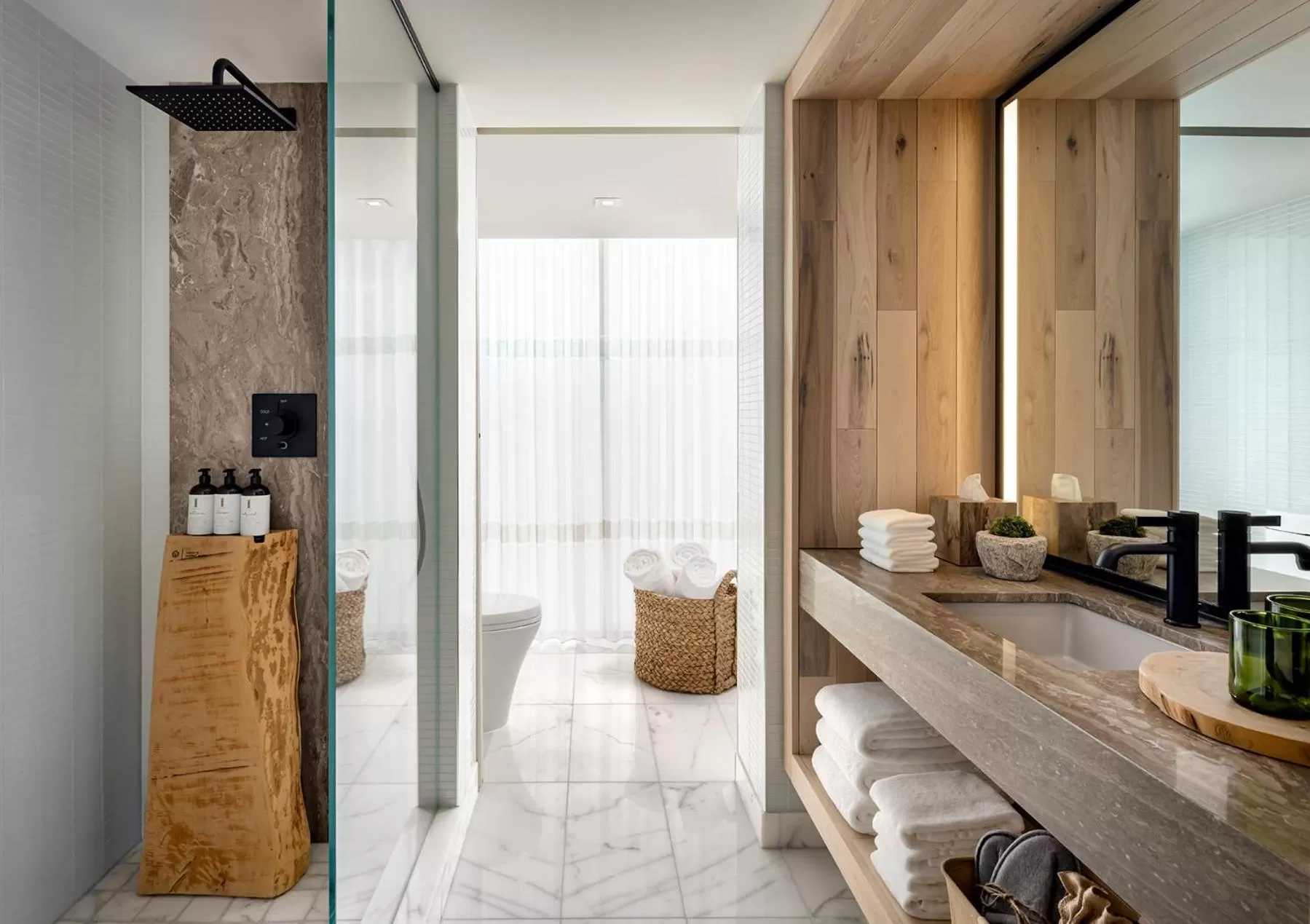 Studio King in 1 Hotel Toronto