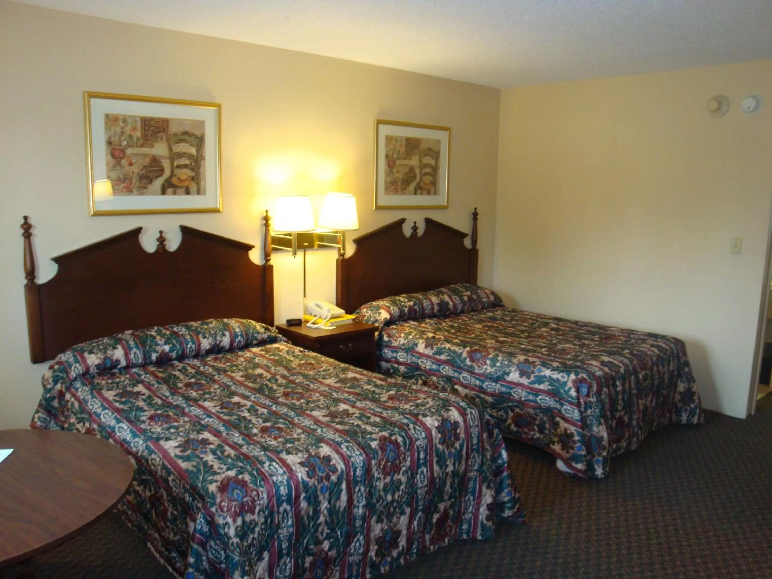 Standard Double Room with Two Double Beds in Wilmington Inn