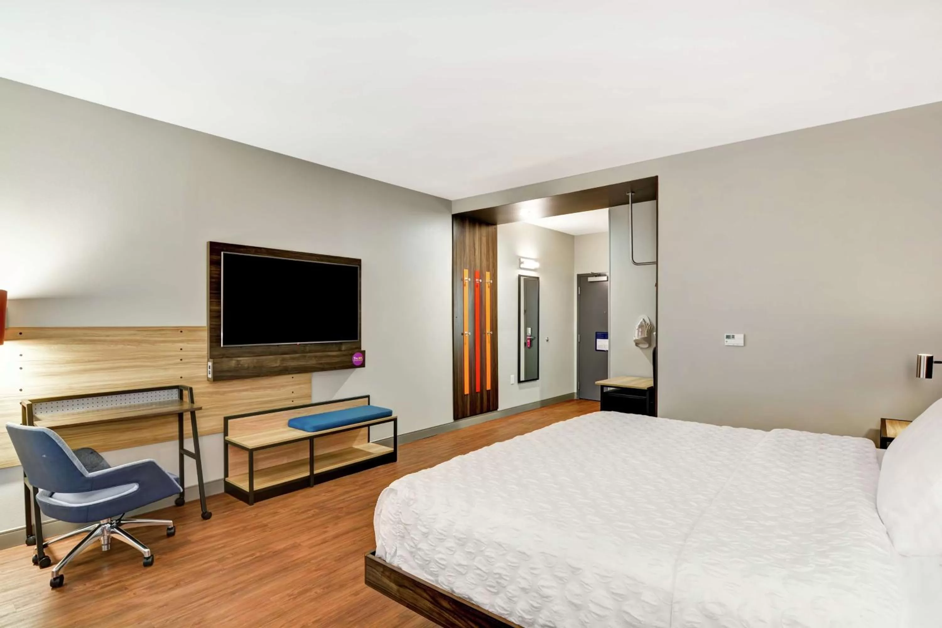 Bedroom, Bed in Tru By Hilton Middletown