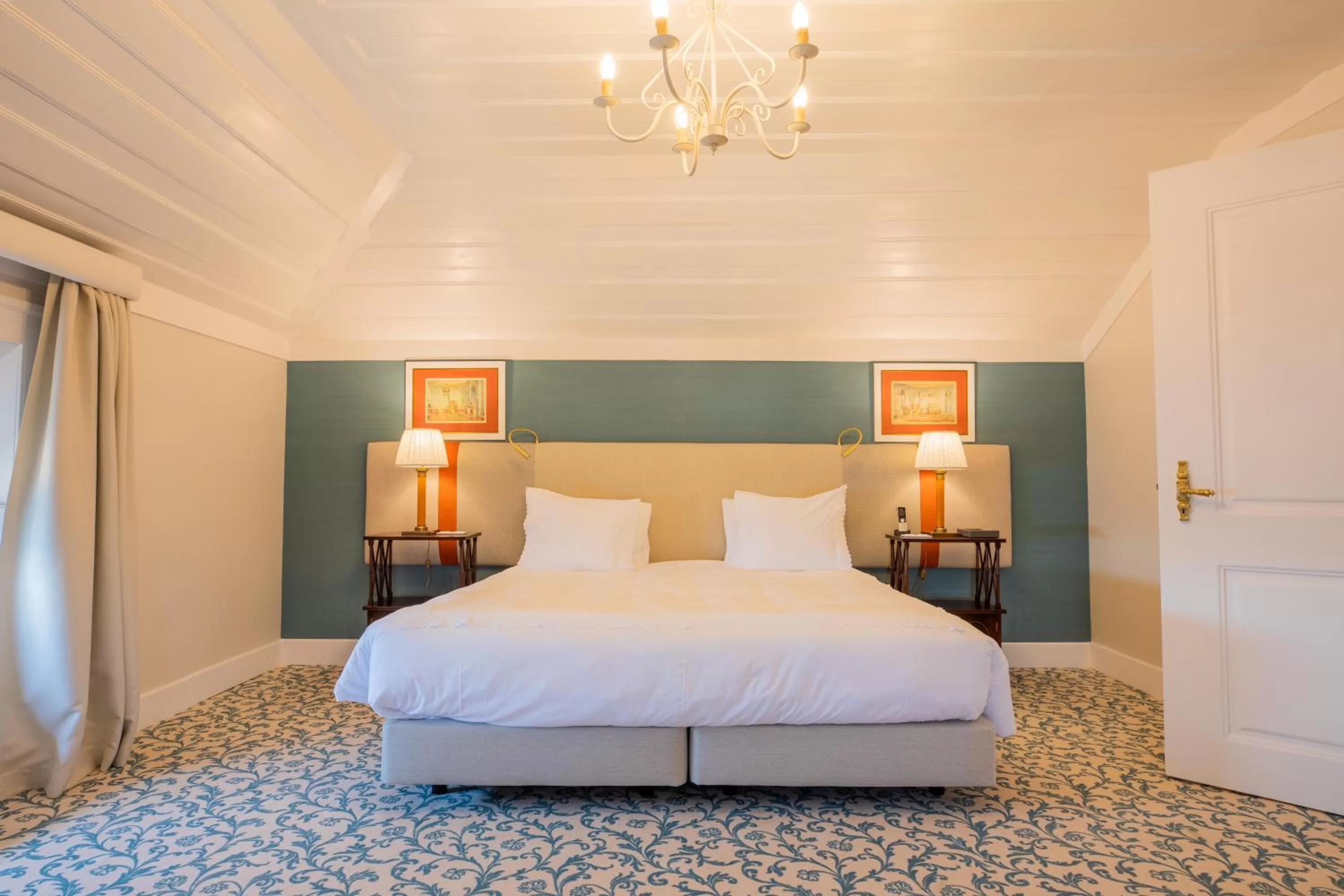 Attic Suite Lateral Ocean View in Estoril Vintage Hotel