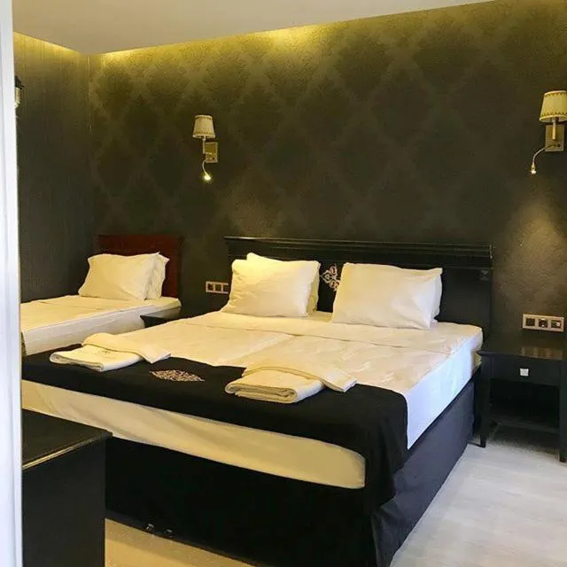 Executive Triple Room in Golden Gate Hotel Topkapı