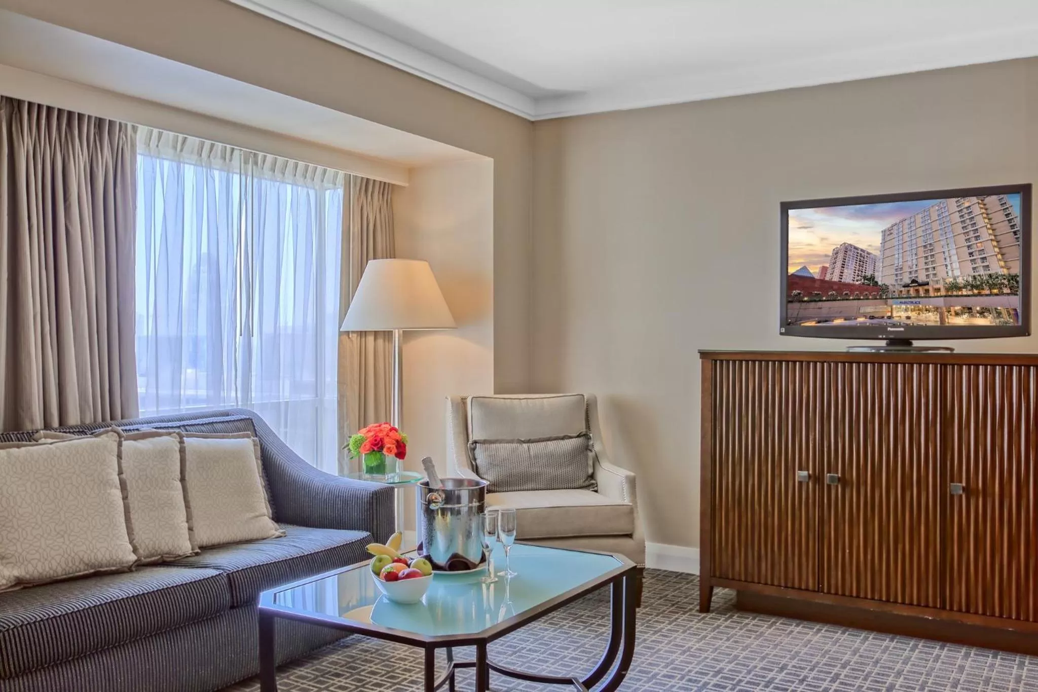 Queen Room with Two Queen Beds in Omni Los Angeles Hotel