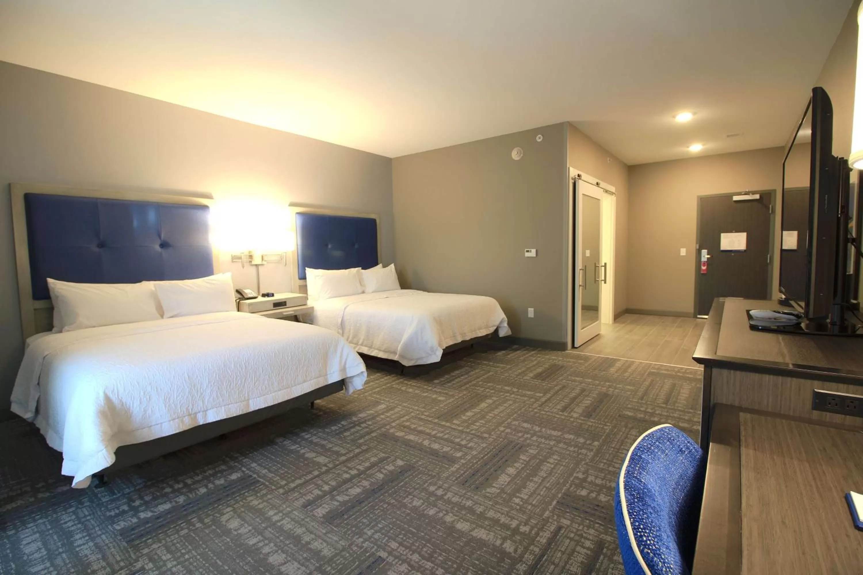 Queen Room with Two Queen Beds - Hearing Accessible/Non-Smoking in Hampton Inn West Plains