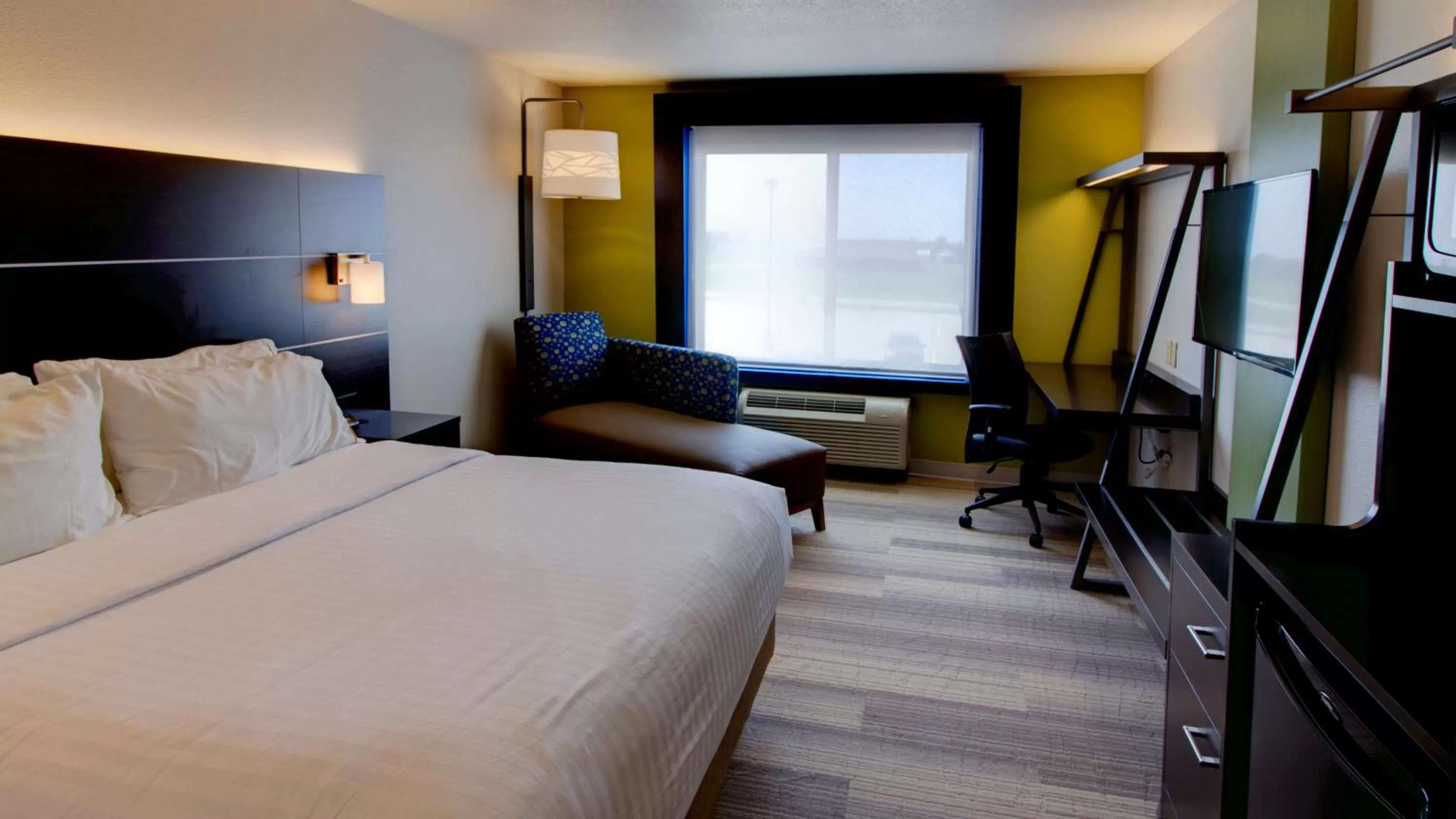 Standard King Room in Holiday Inn Express & Suites Sioux Center by IHG