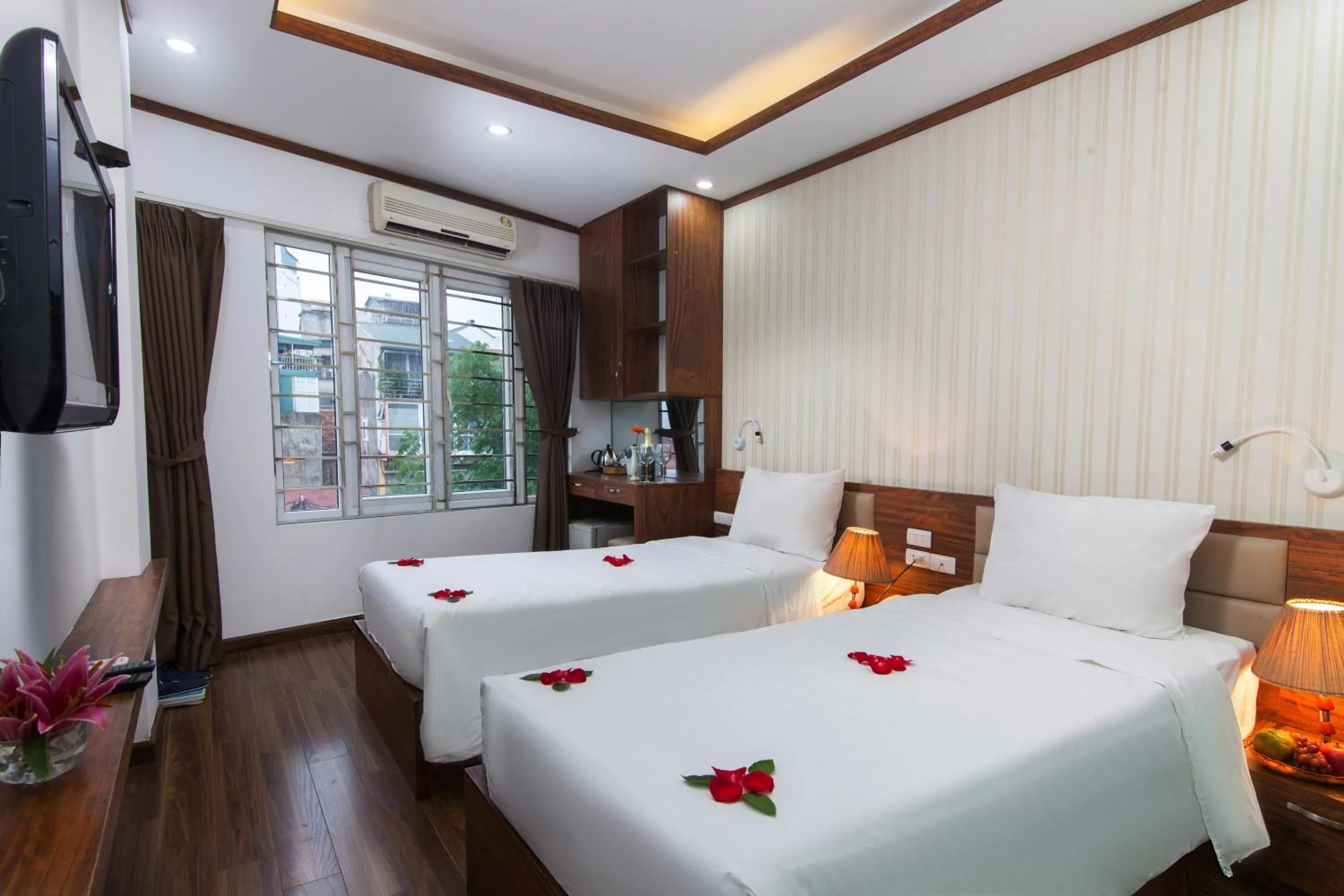Deluxe Twin Room in Hanoi Bel Ami Hotel