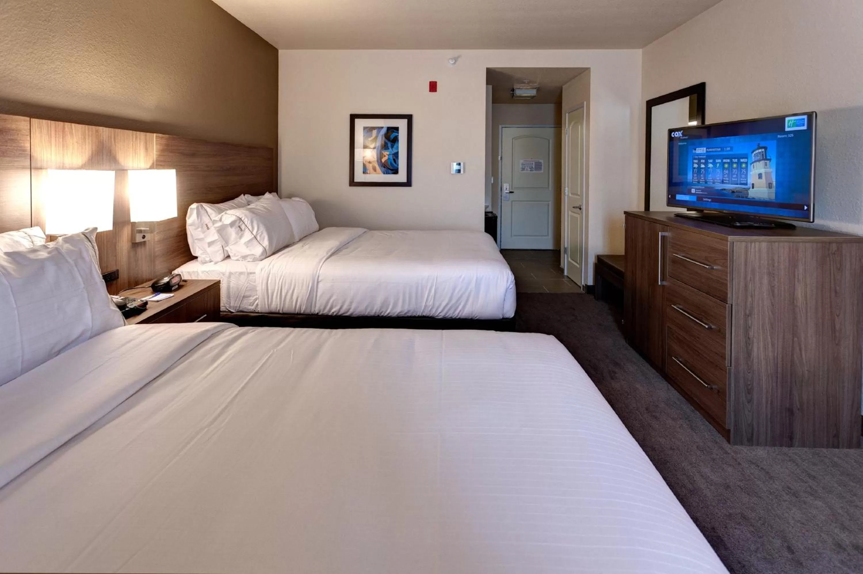 Standard Room with Two Queen Beds in Holiday Inn Express & Suites Manhattan by IHG
