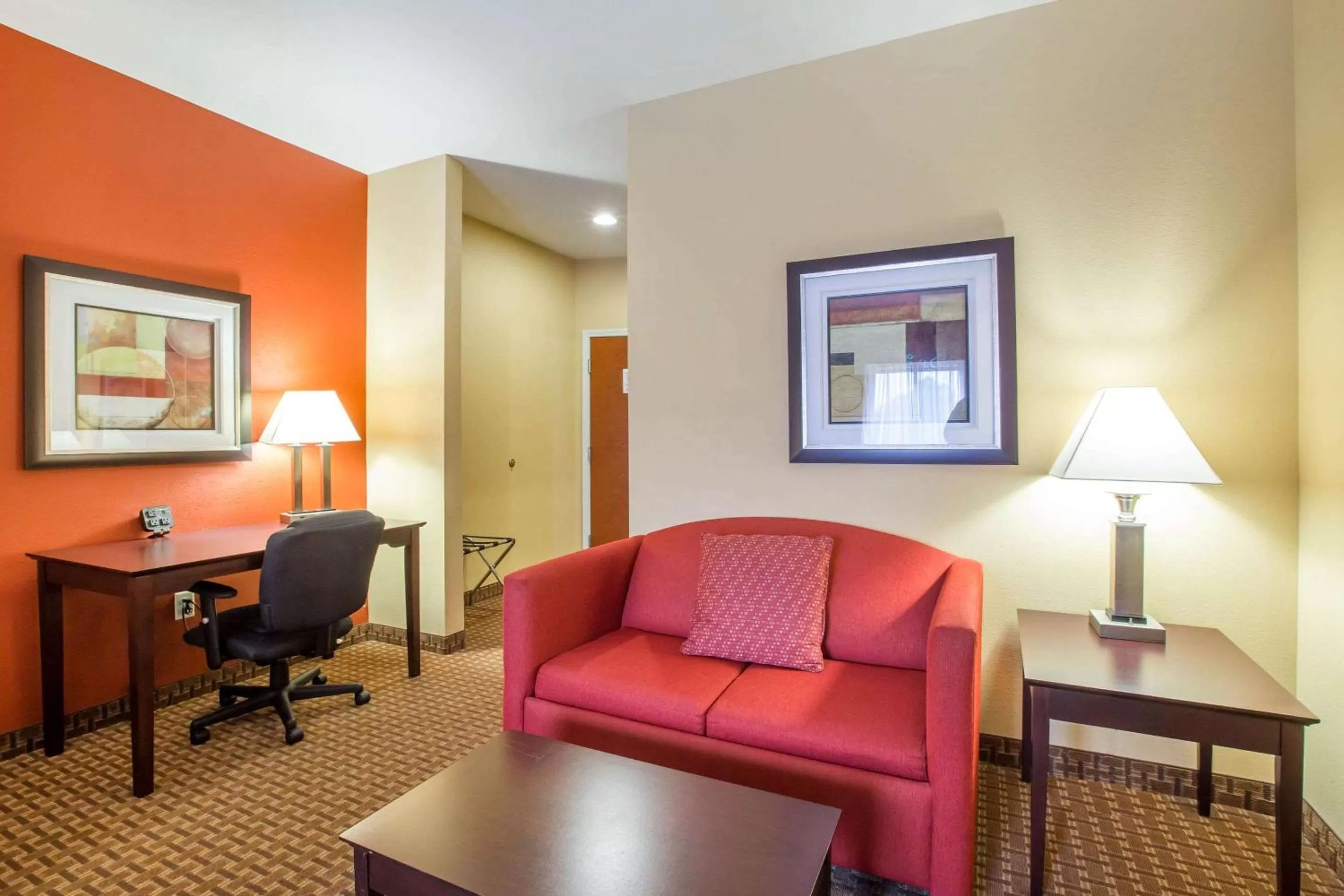 King Suite - Accessible/Non-Smoking in Comfort Suites Golden Isles Gateway