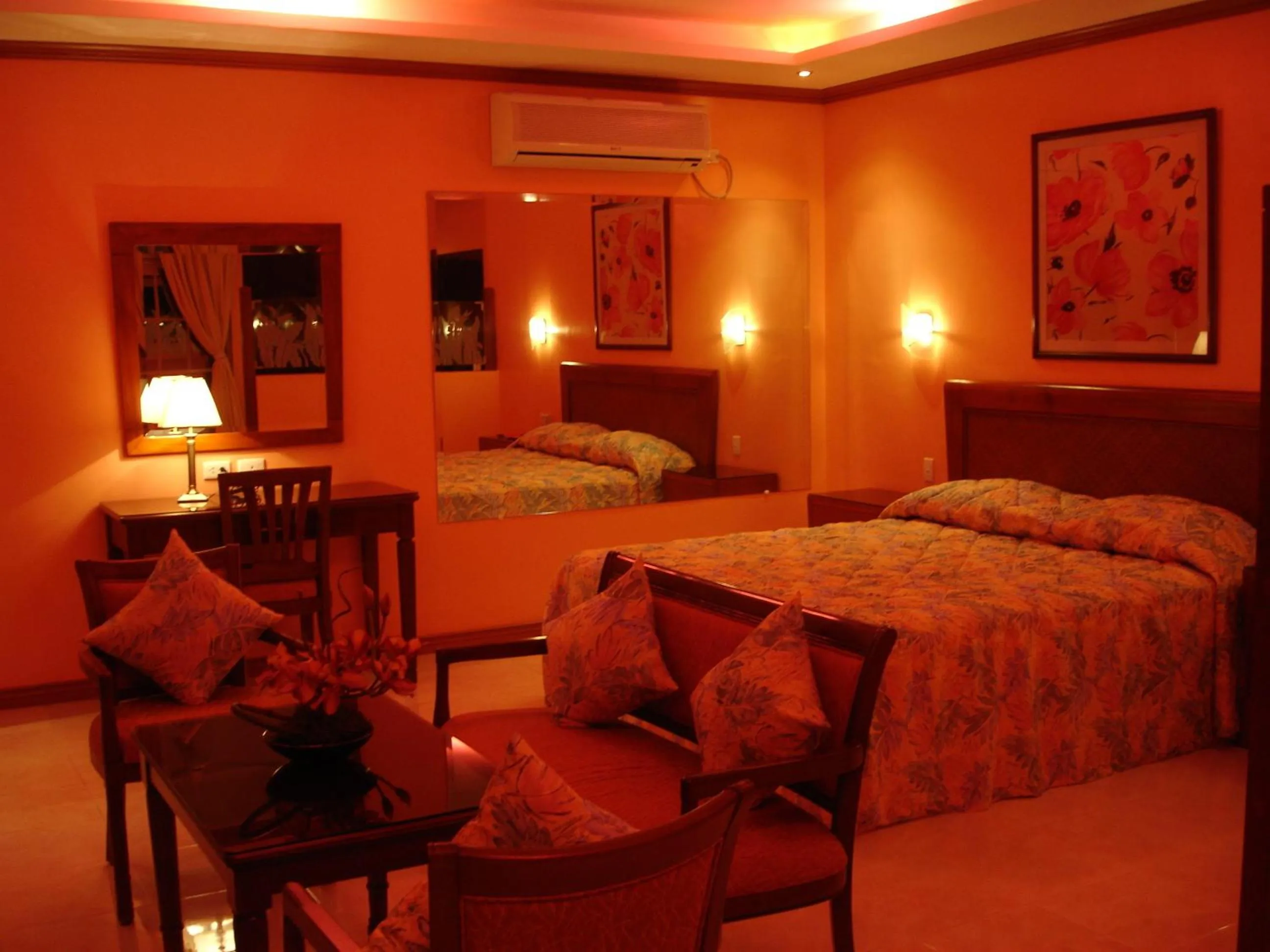 Admiral Suite in Pacific Breeze Hotel and Resort