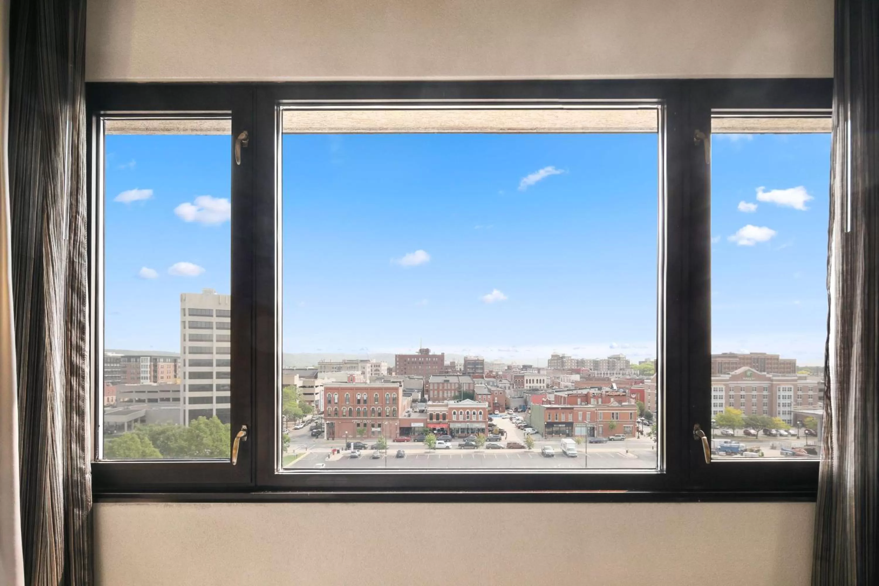 King Room with City View - Non-Smoking in Radisson Hotel La Crosse