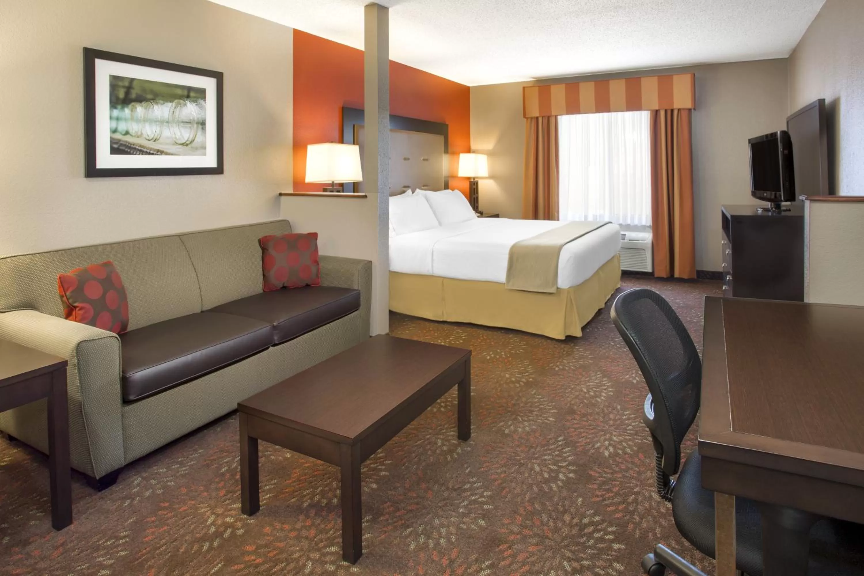 Suite - Hearing Accessible/Non-Smoking in Holiday Inn Express & Suites - Muncie, an IHG Hotel