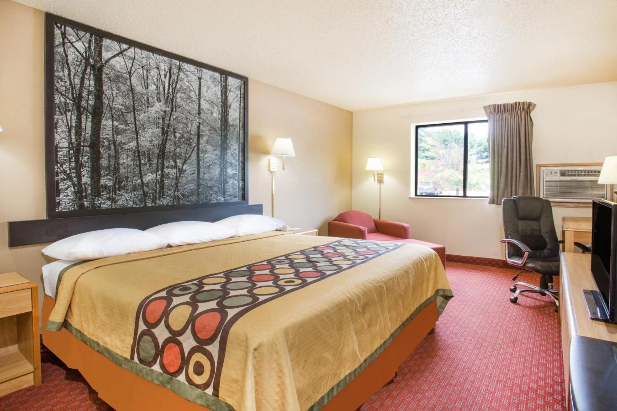 King Room -Smoking in Super 8 by Wyndham Lexington VA