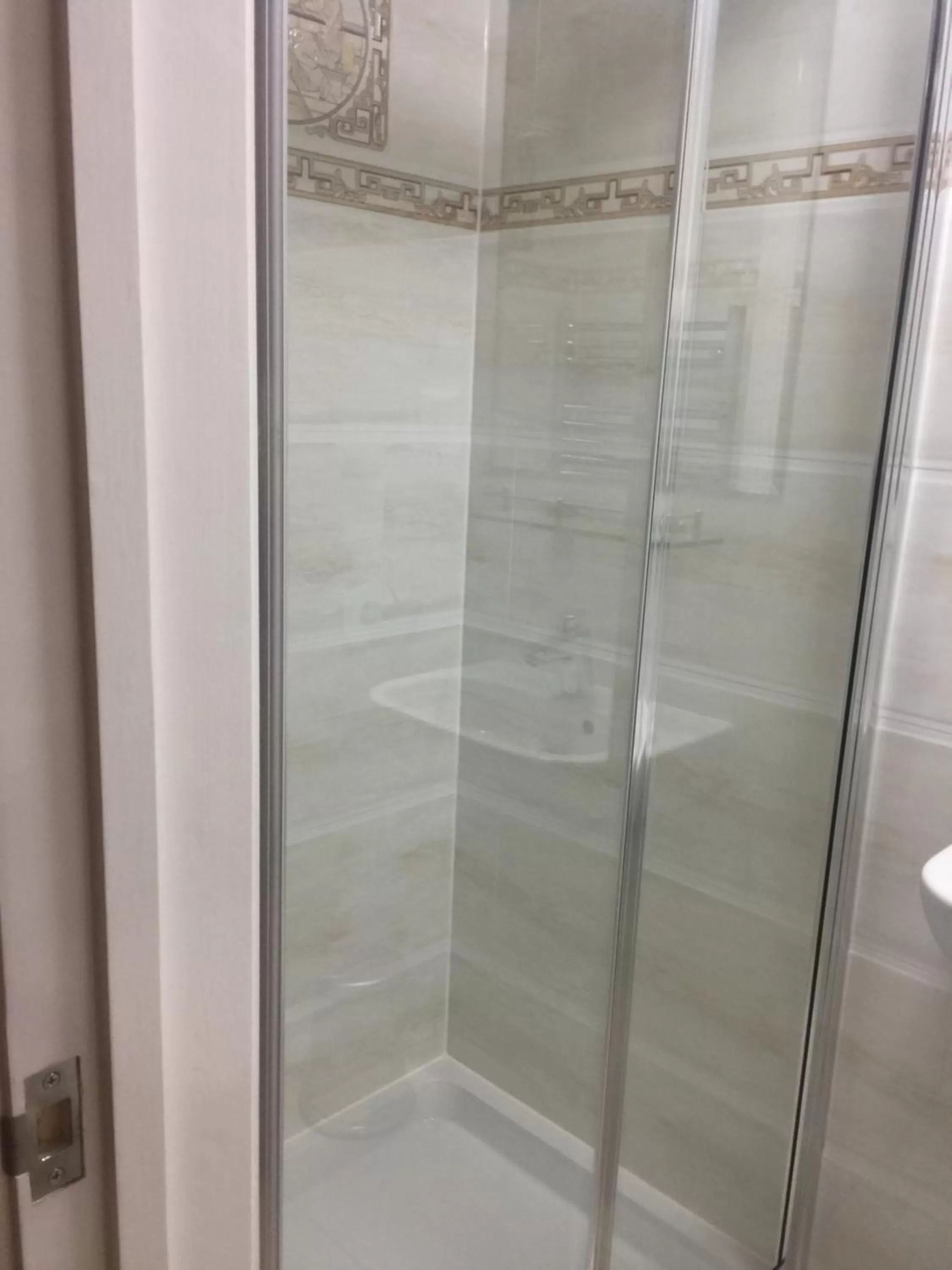 Twin Room in White House Hotel