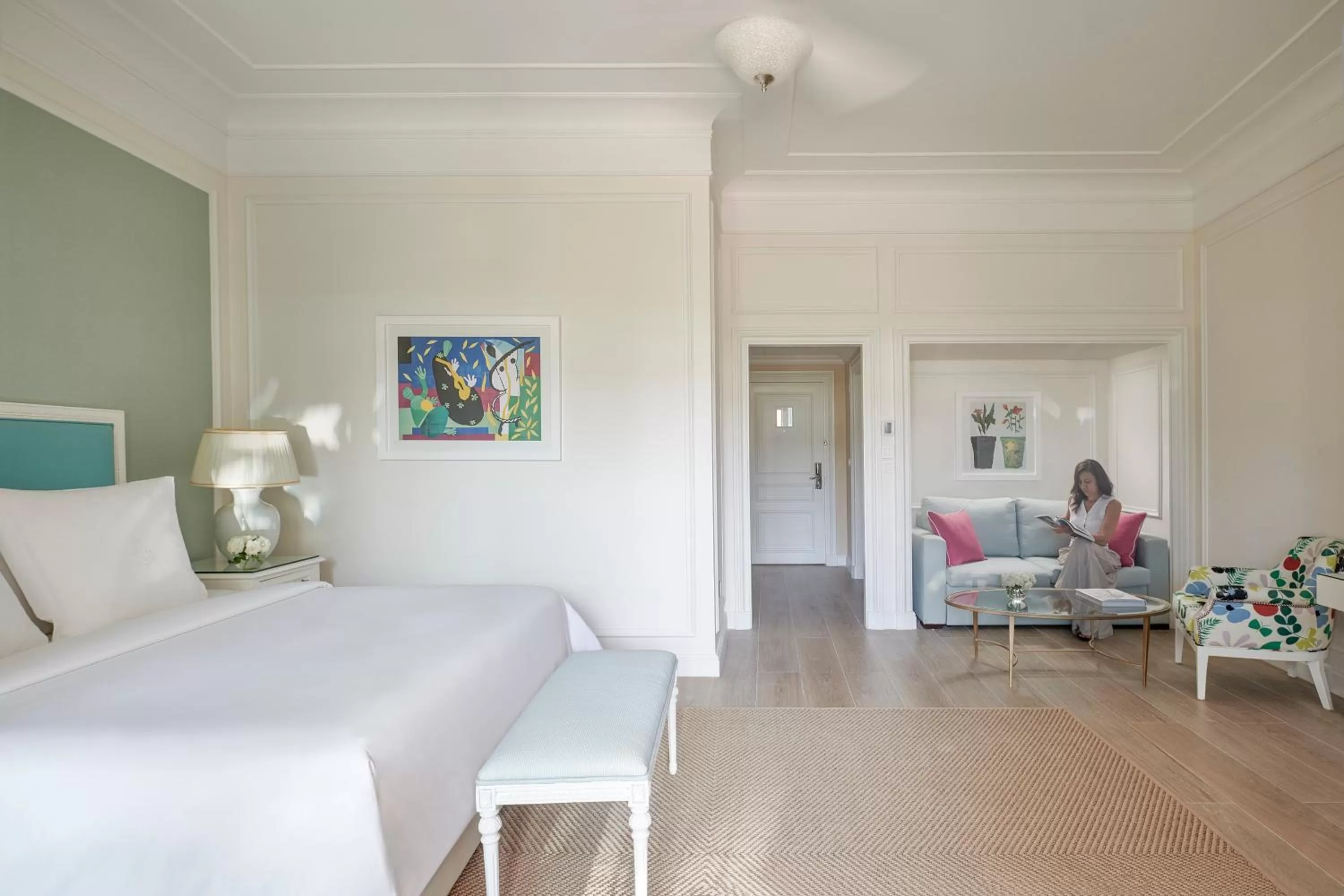 Pool Terrace Room king bed in Four Seasons Hotel Alexandria At San Stefano