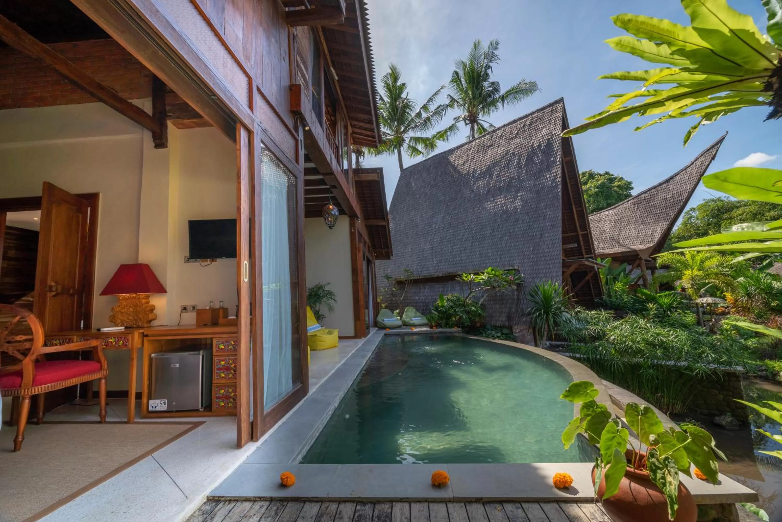 Ethnic Three-Bedroom Villa with Pool  in Menzel Ubud