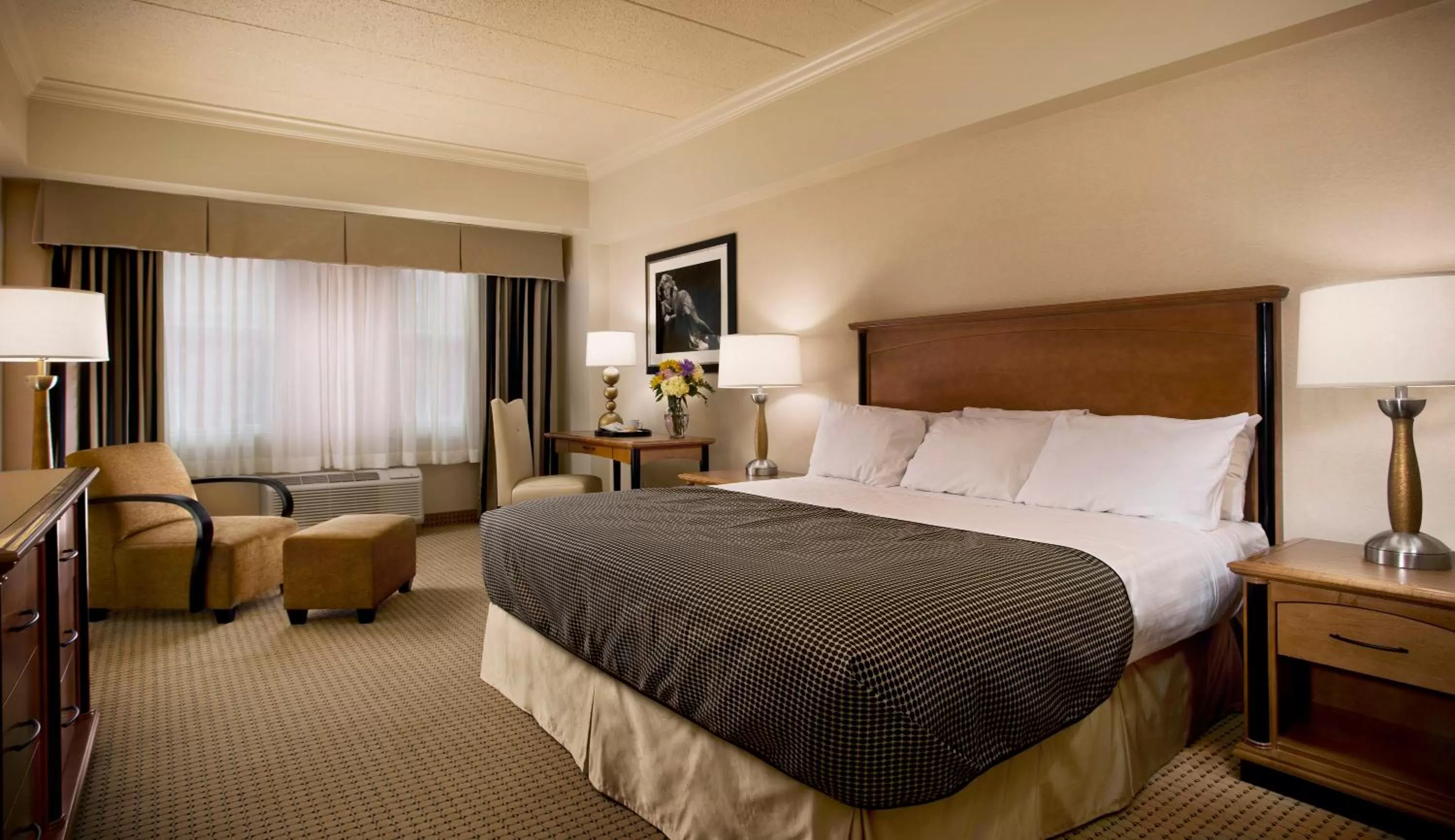 Deluxe King Room in Hollywood Casino Lawrenceburg