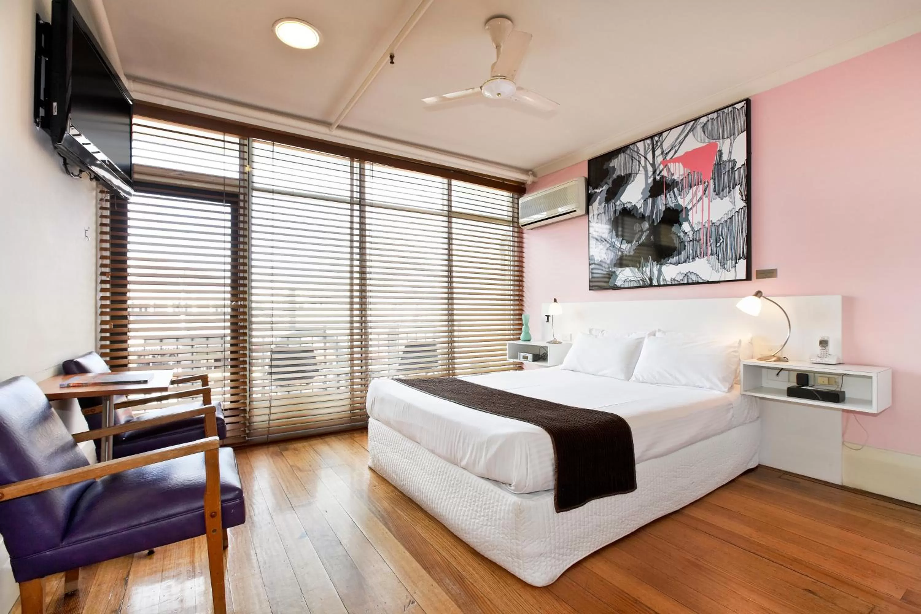 Standard Balcony Room - The Philippe in Tolarno Hotel