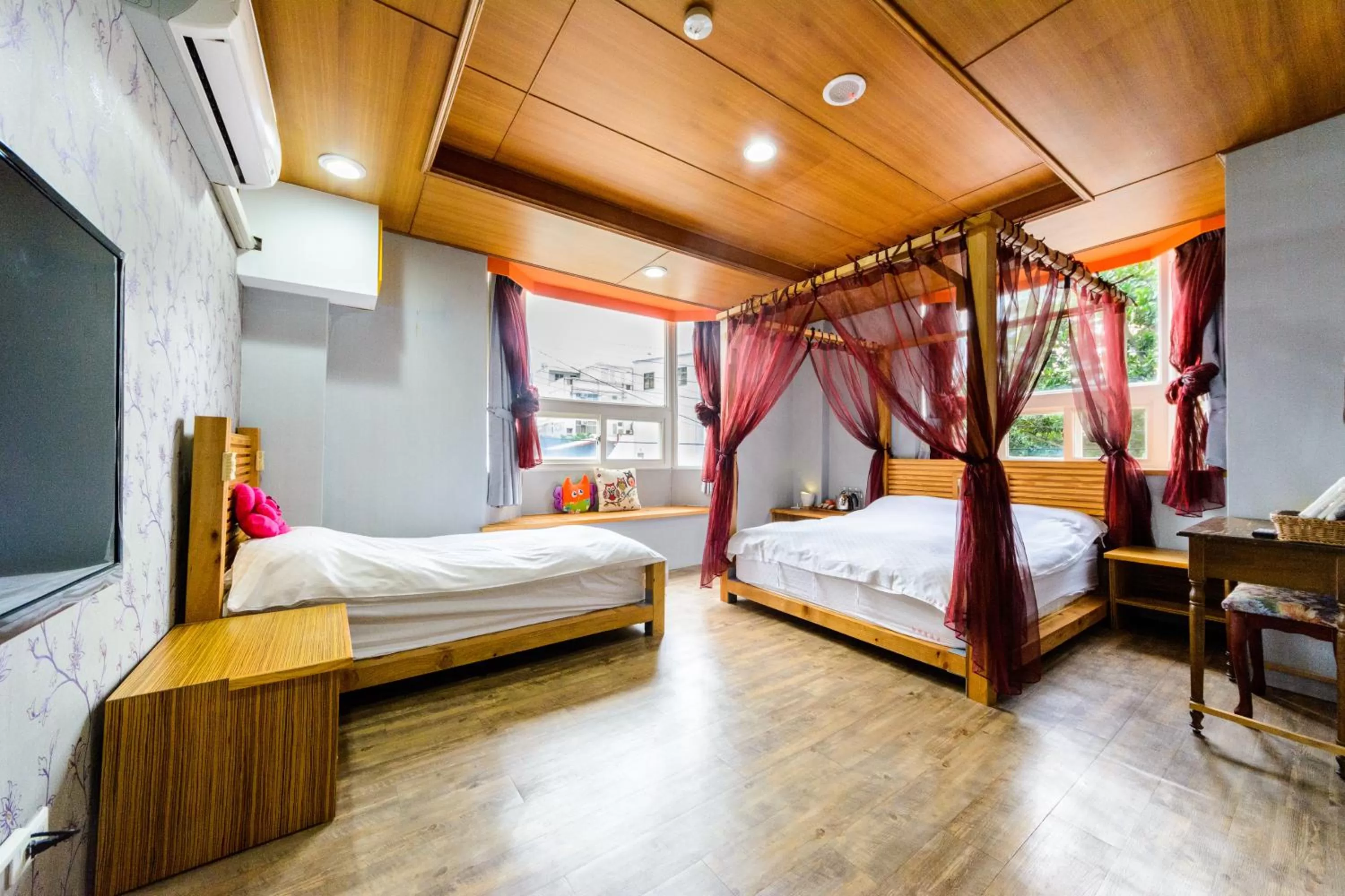 Triple Room with Private Bathroom in Owl Castle