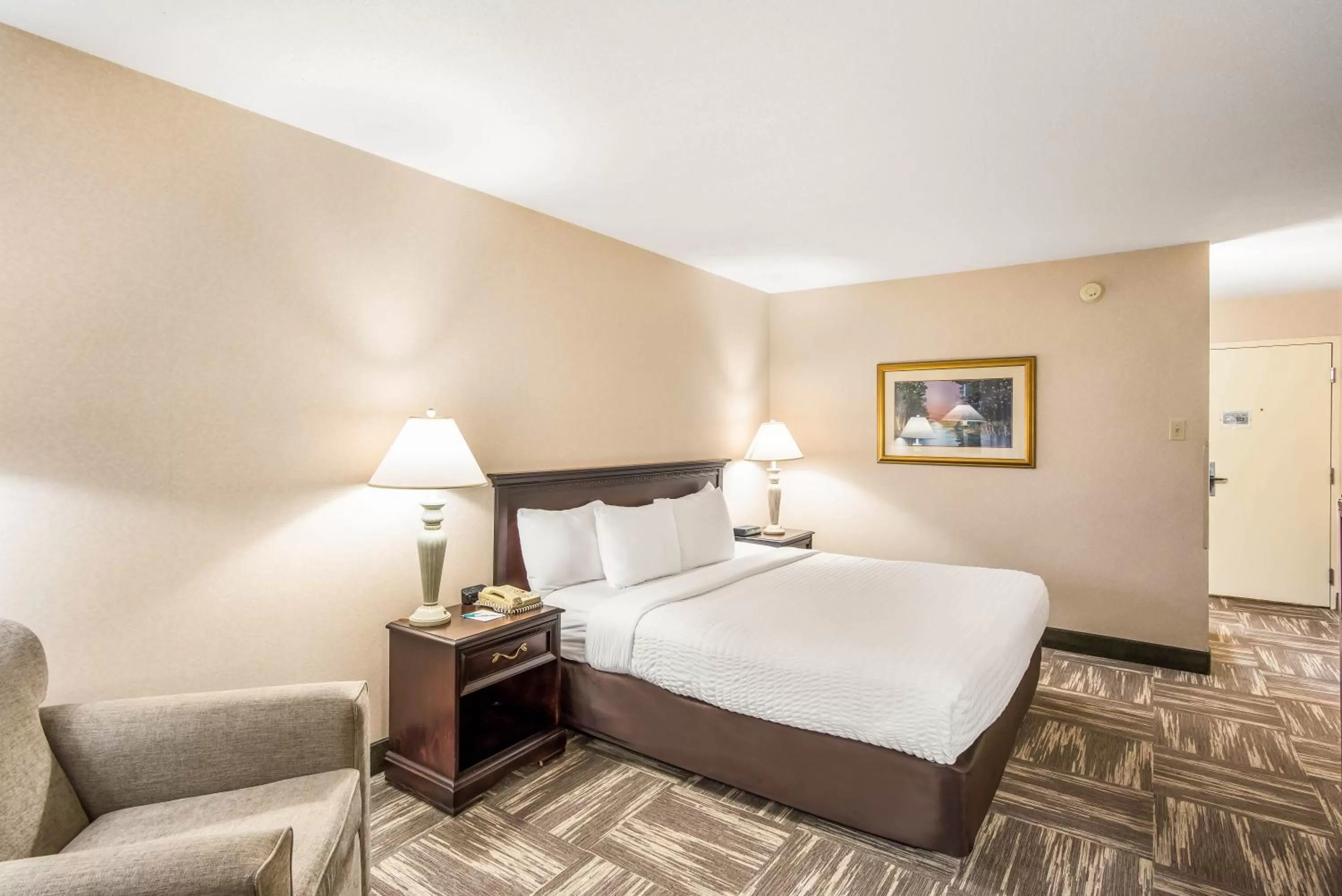 King Room - Non-Smoking/Pet Friendly in Clarion Inn Grand Junction Airport