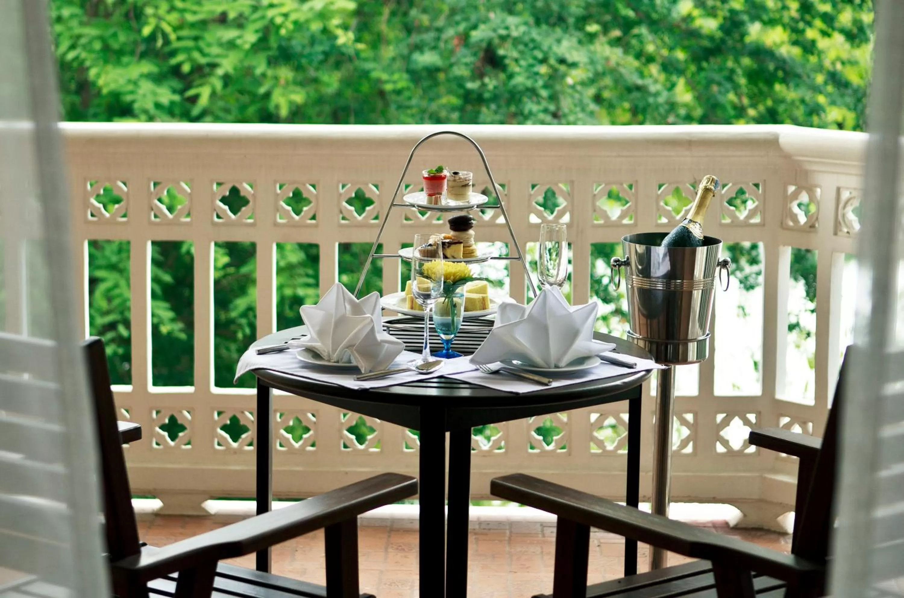 Deluxe Family Room in Dheva Mantra Resort