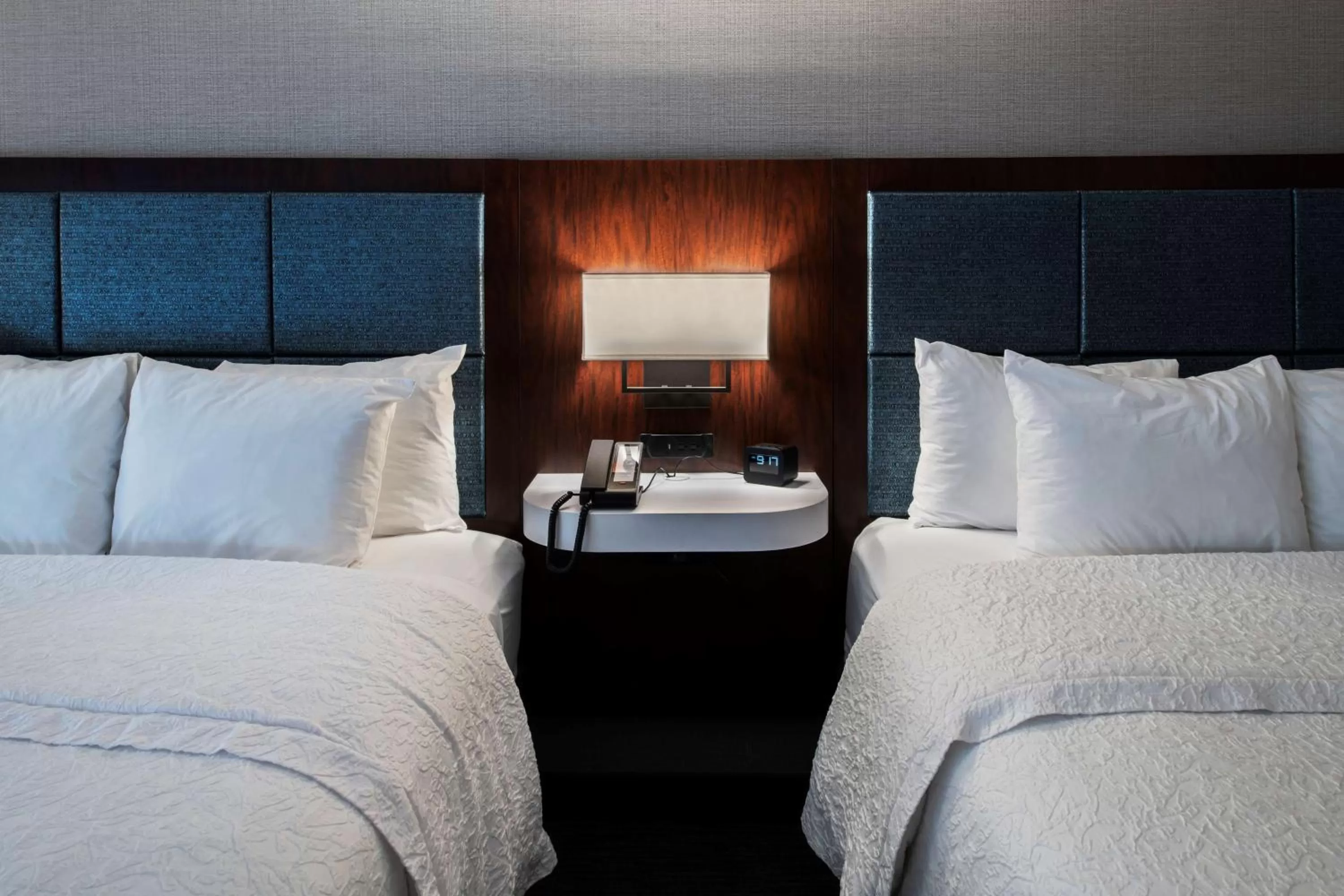 Queen Room with Two Queen Beds - Hearing Accessible/Non-Smoking in Hampton Inn & Suites Lincolnshire