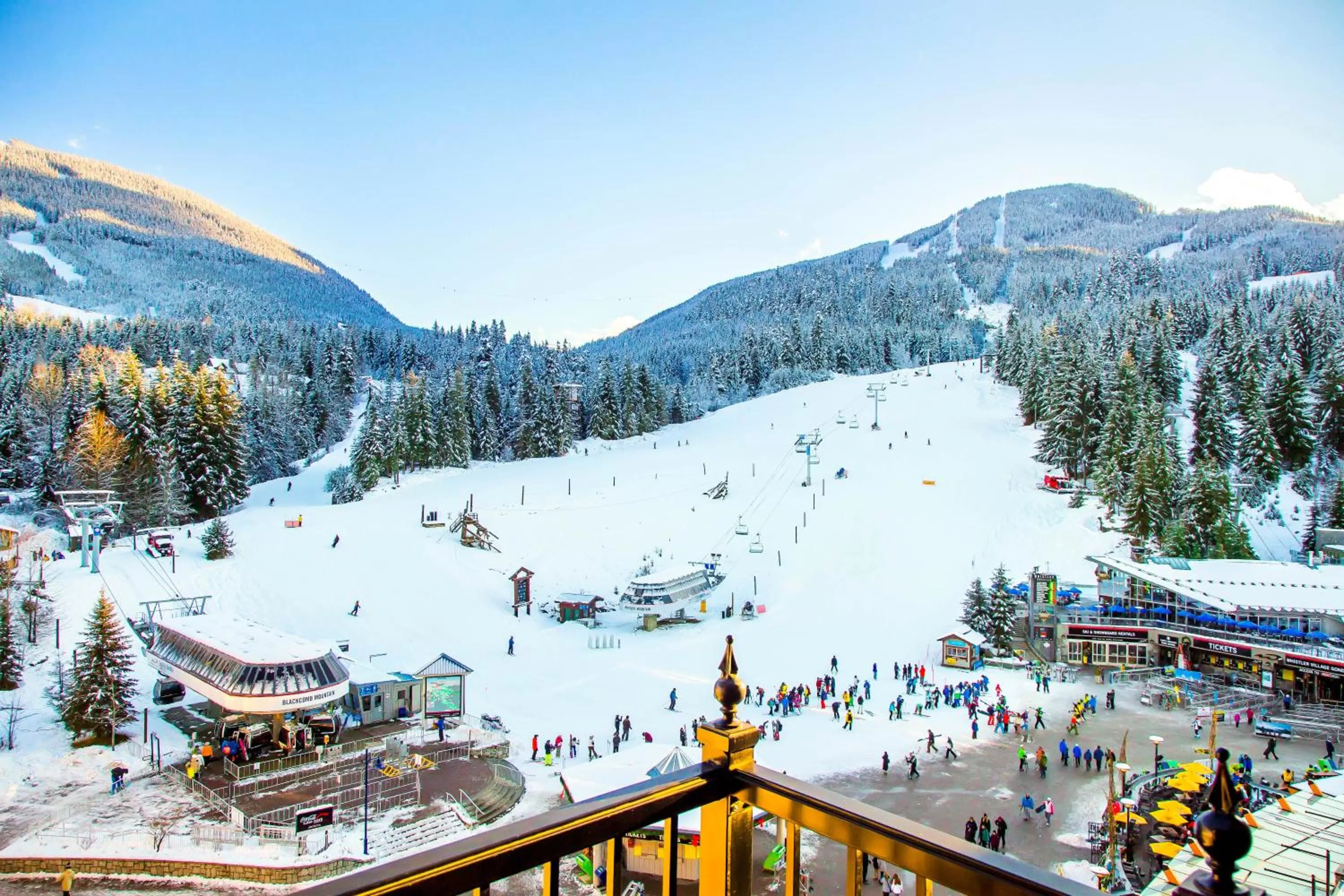 One-Bedroom Suite with Mountain View in Sundial Hotel