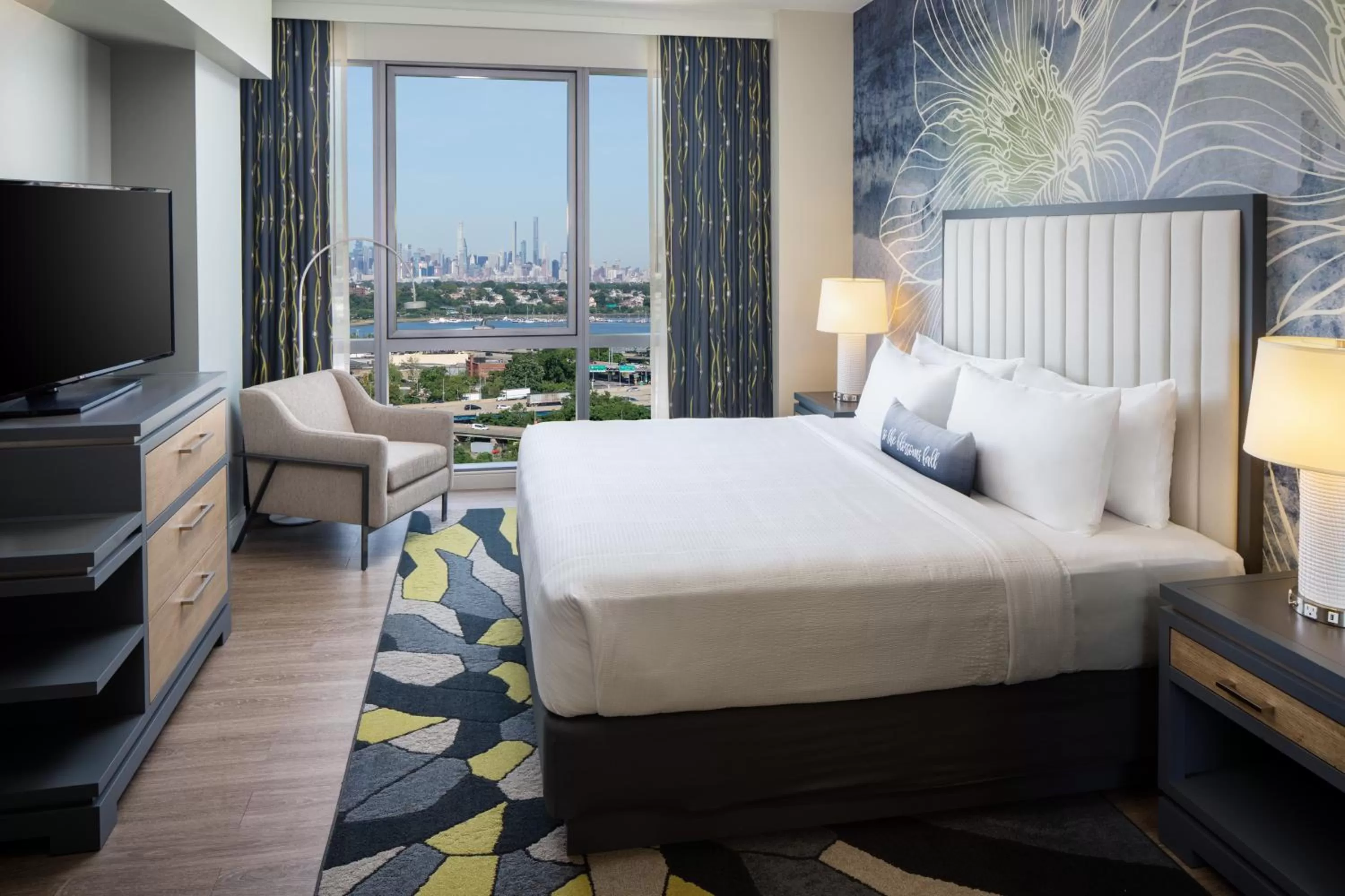 Standard King Room in Hotel Indigo Flushing - LaGuardia