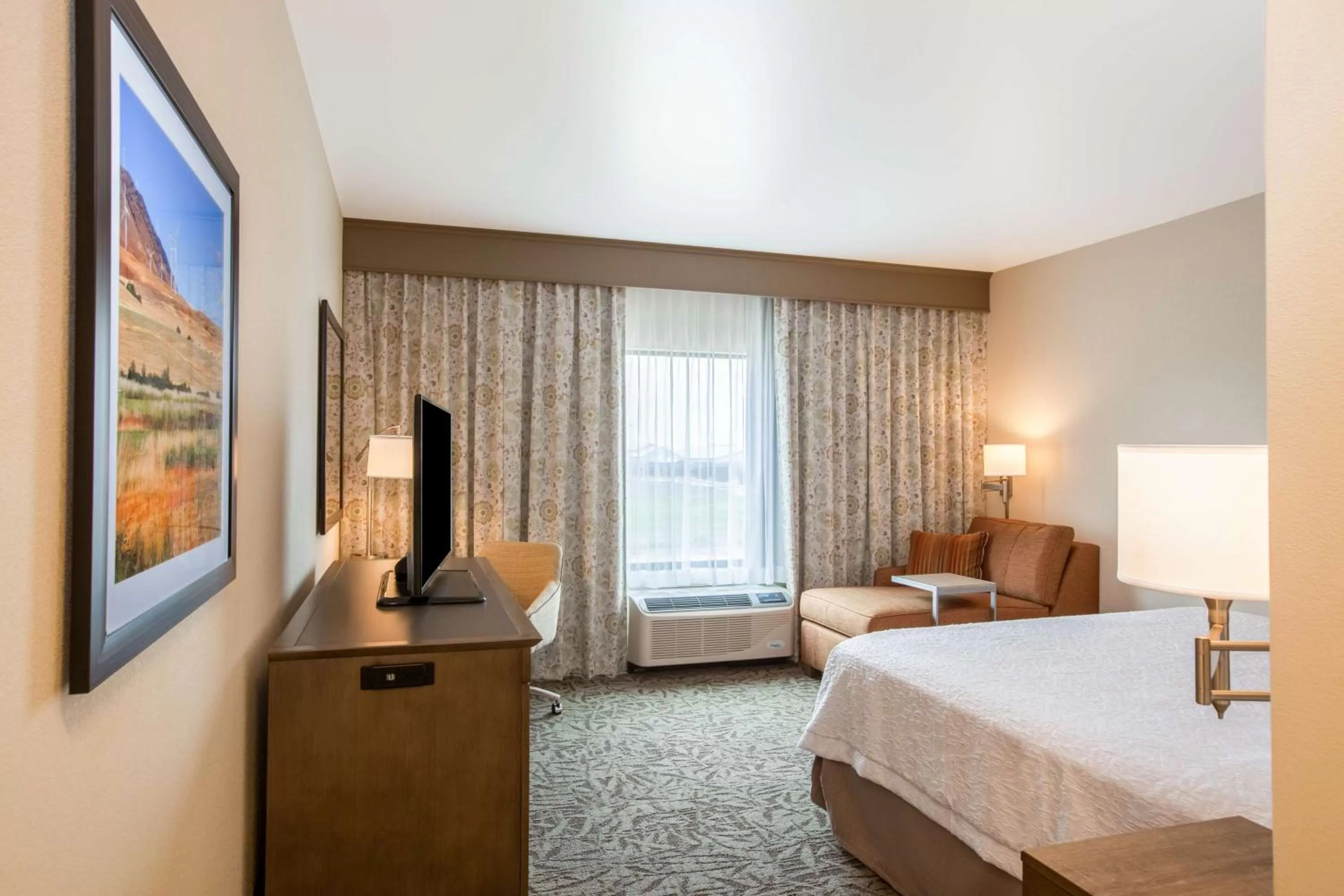 King Room - Non-Smoking in Hampton Inn & Suites Pasco/Tri-Cities, WA