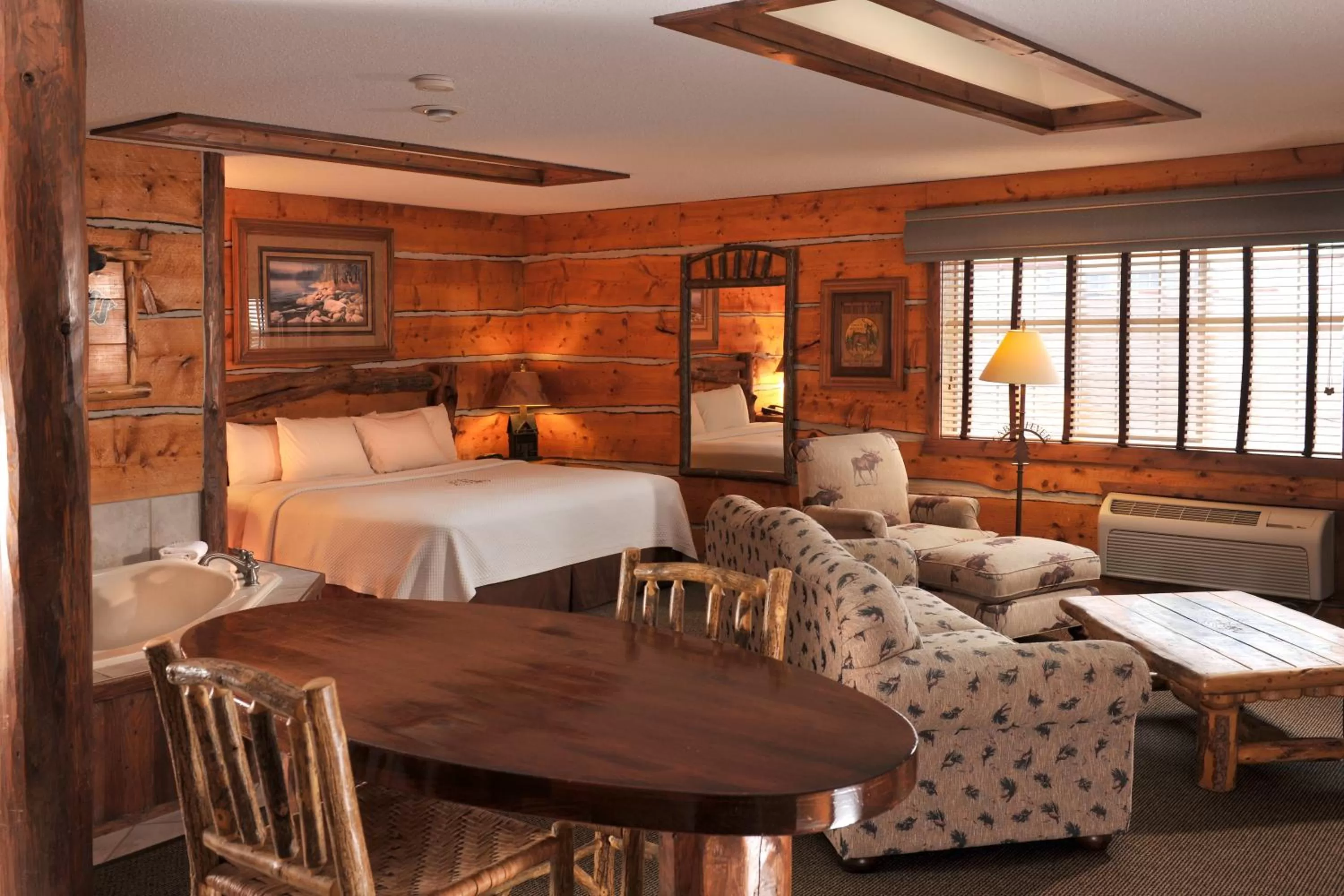 Superior Suite in Cedar Creek Hotel Wausau - Rothschild