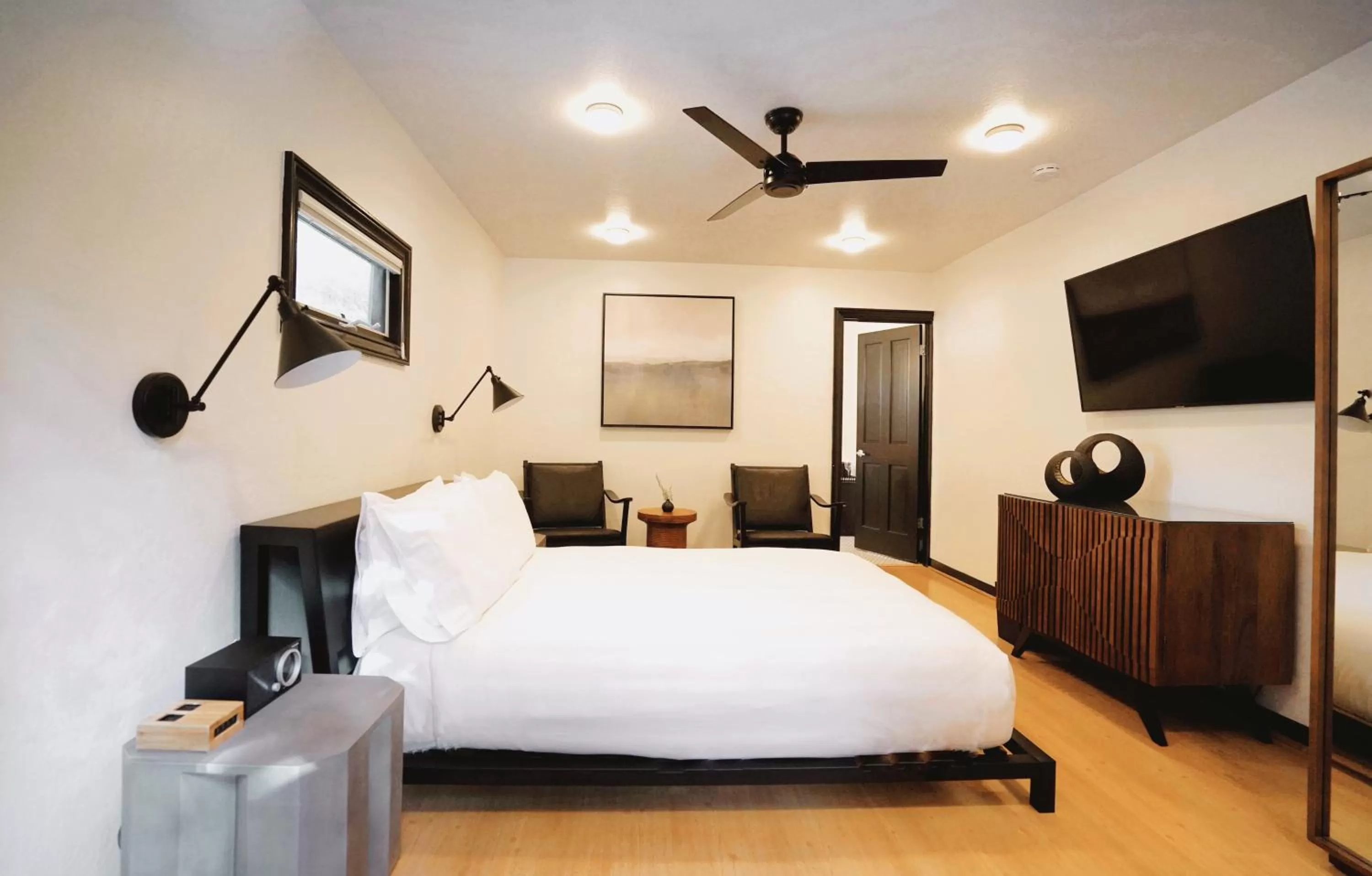 Gaige House Queen  in Gaige House