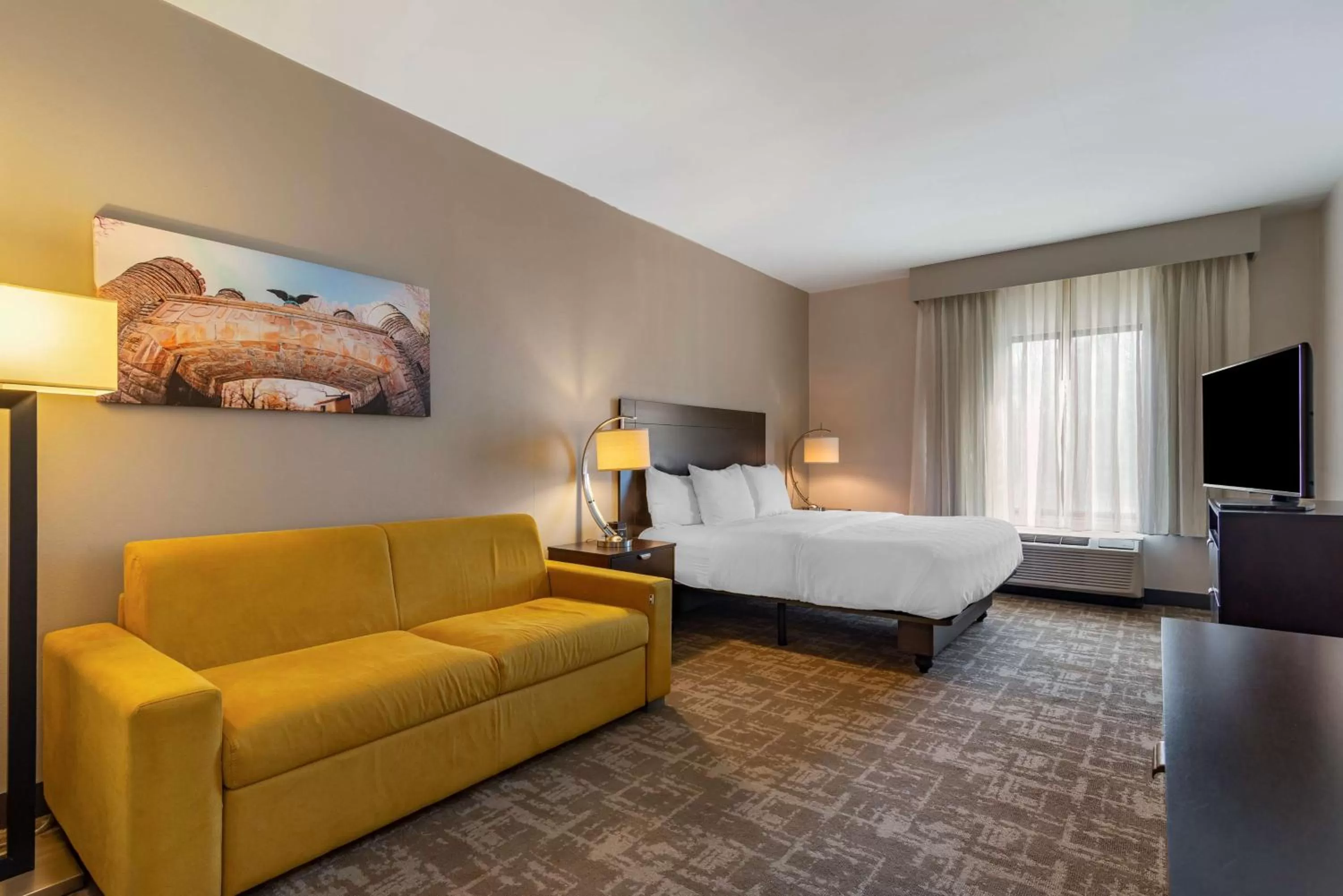 King Room with Sofabed in Best Western Plus Dalton Inn