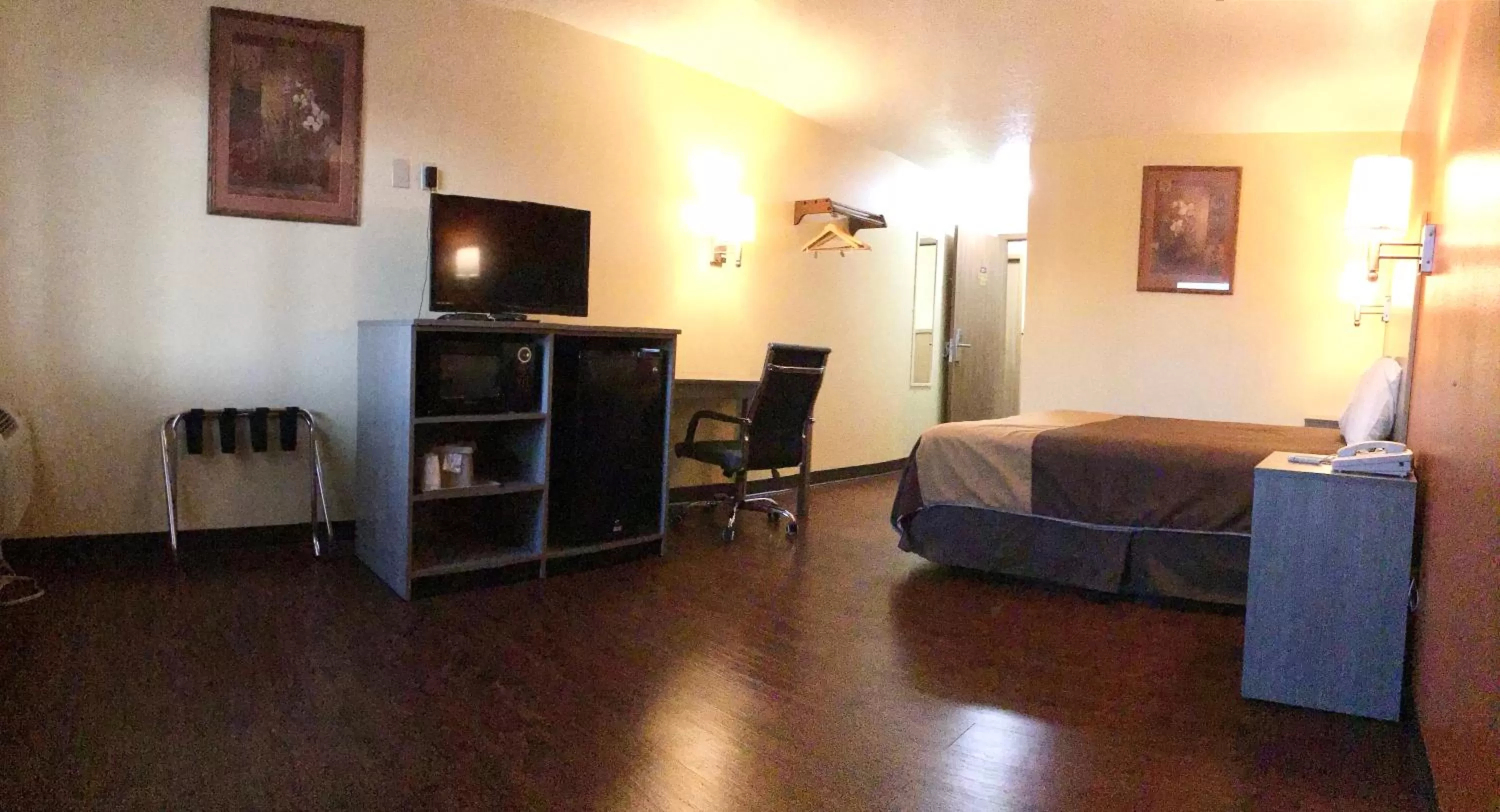 Queen Room with Two Queen Beds - Non-Smoking in Rodeway Inn Moriarty