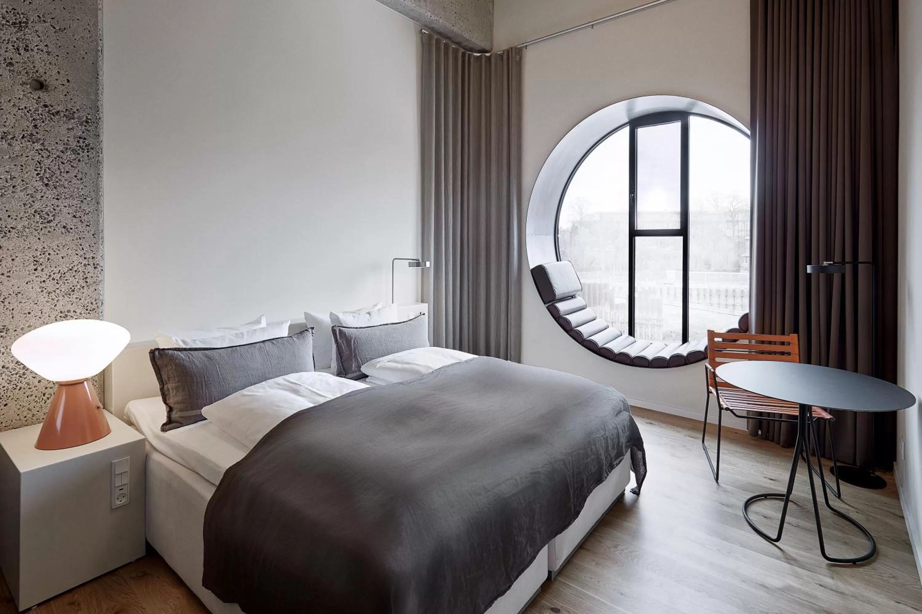 Deluxe Double Room With Round Window in Hotel Ottilia