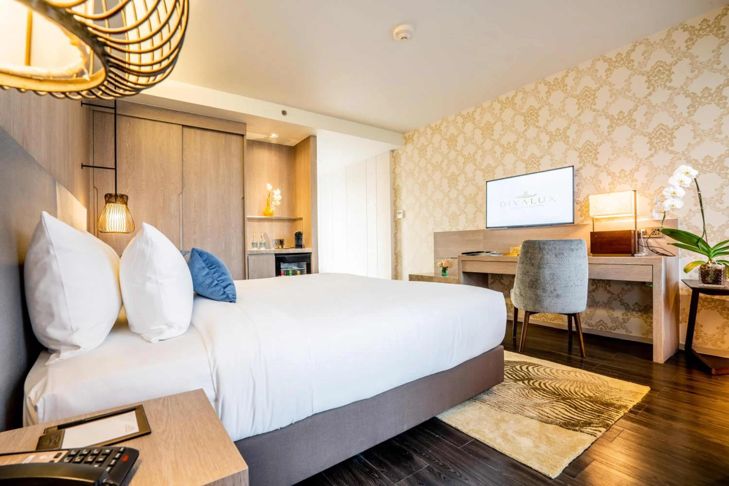 Divalux Jacuzzi Suite Room in Divalux Resort & Spa Bangkok, Suvarnabhumi Airport-Free Shuttle