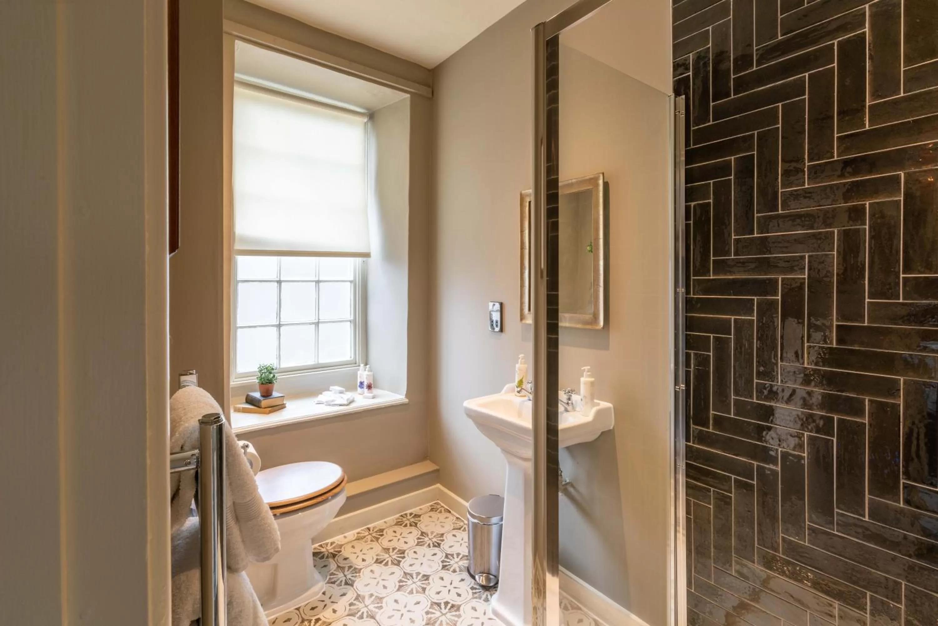 Classic Twin Room Friary - Annex in The George Inn & Plaine