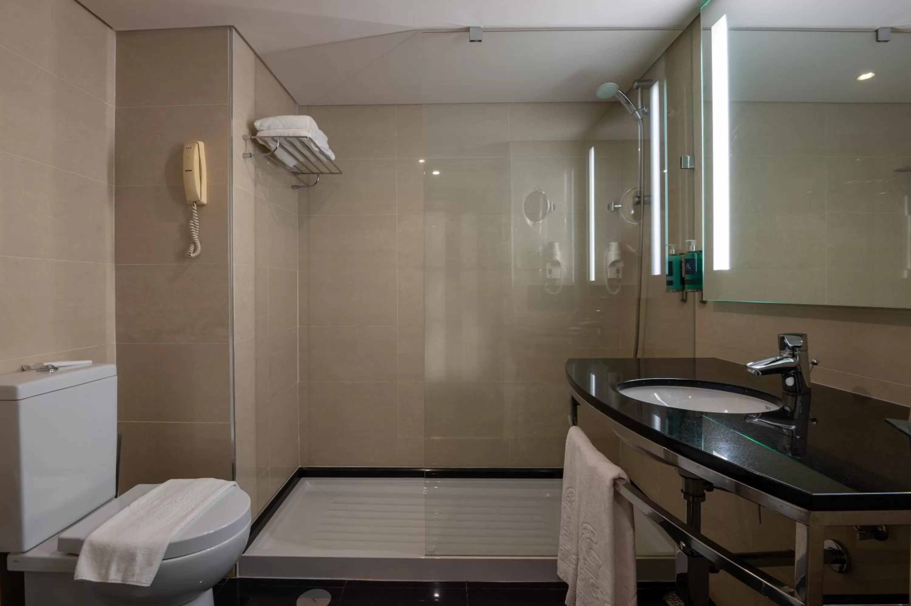 Twin Room with Sea View and Extra Bed (3 Adults) in Vila Gale Cascais