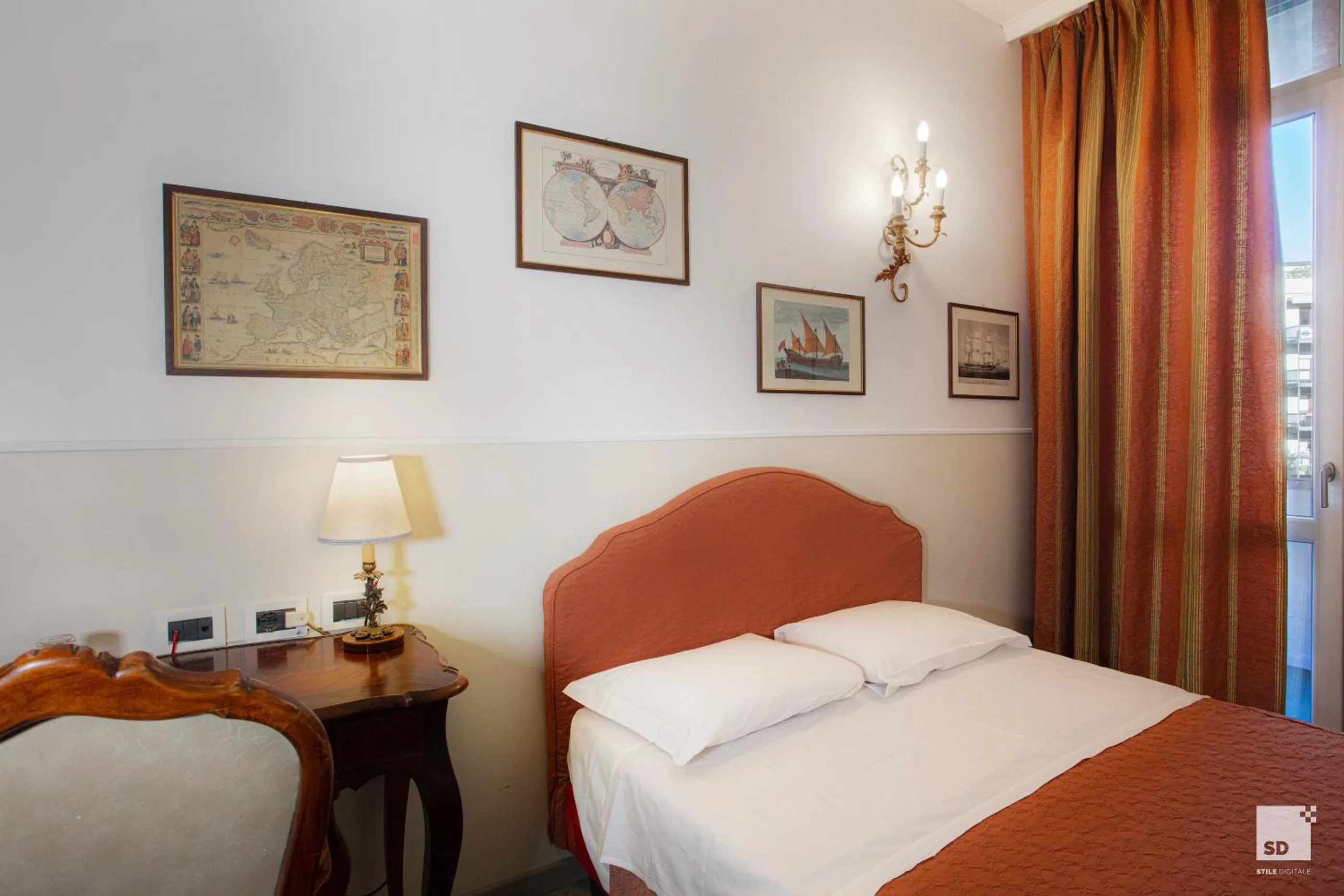 Single Room in Admiral Hotel