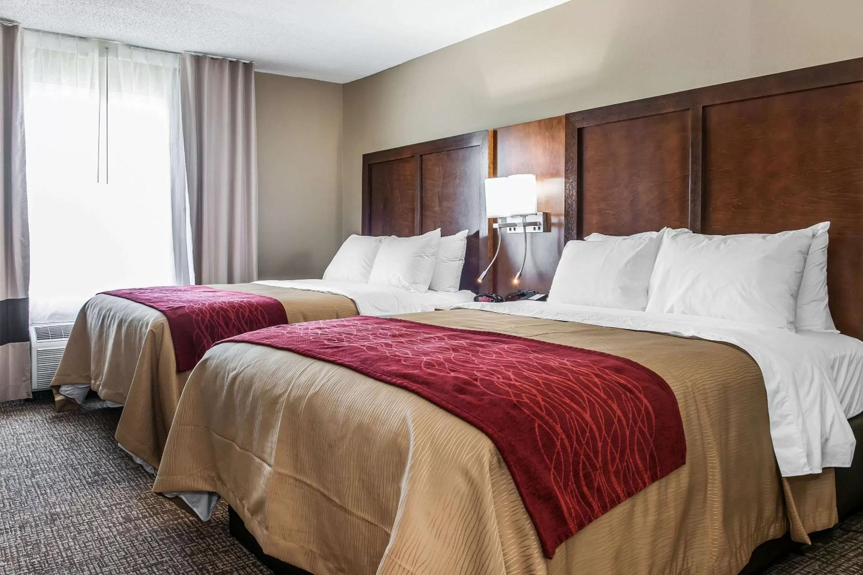 Queen Suite with Two Queen Beds and Sofa Bed in Comfort Inn & Suites Mount Sterling