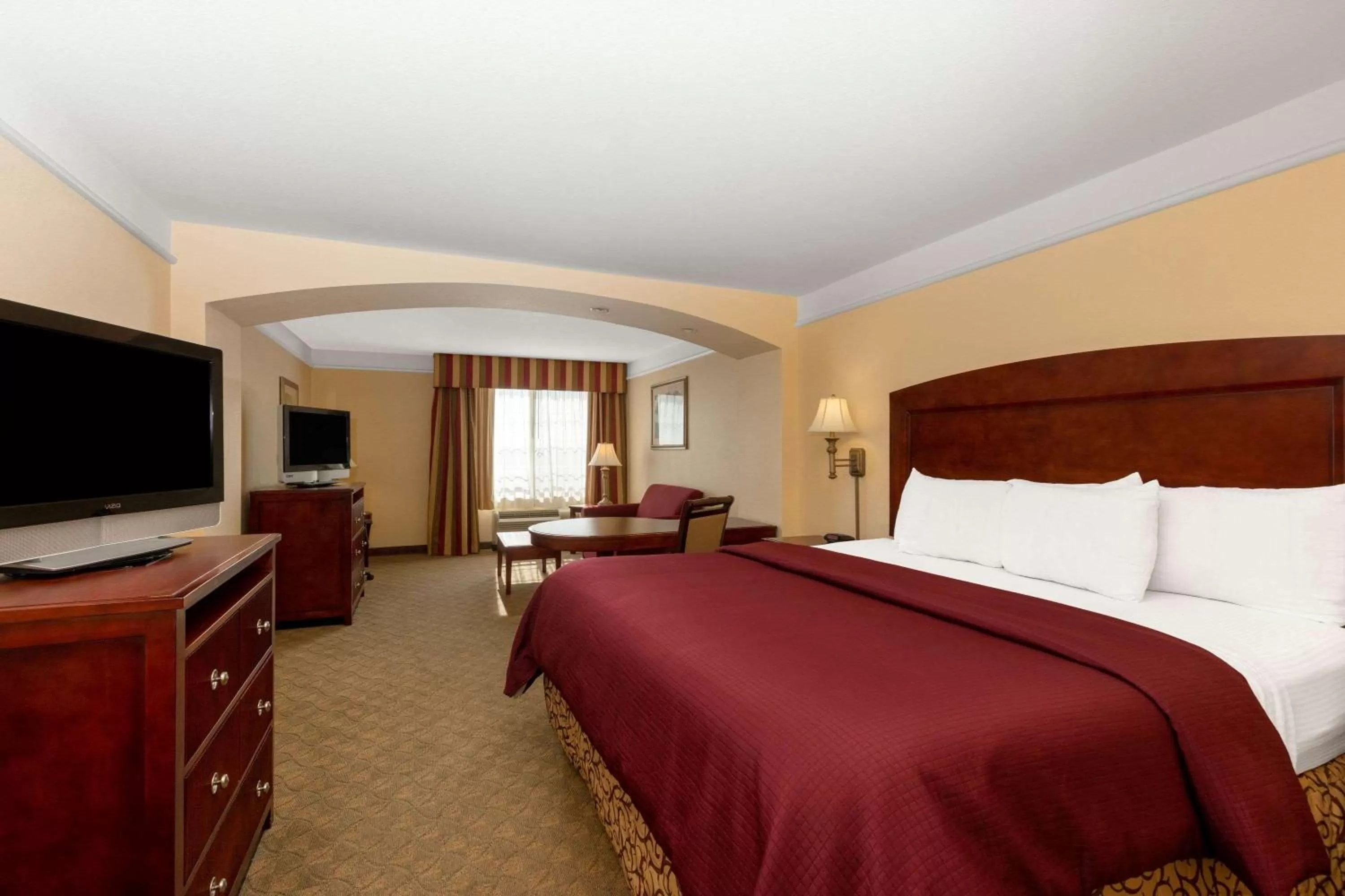 Executive King Room in La Quinta by Wyndham Dodge City