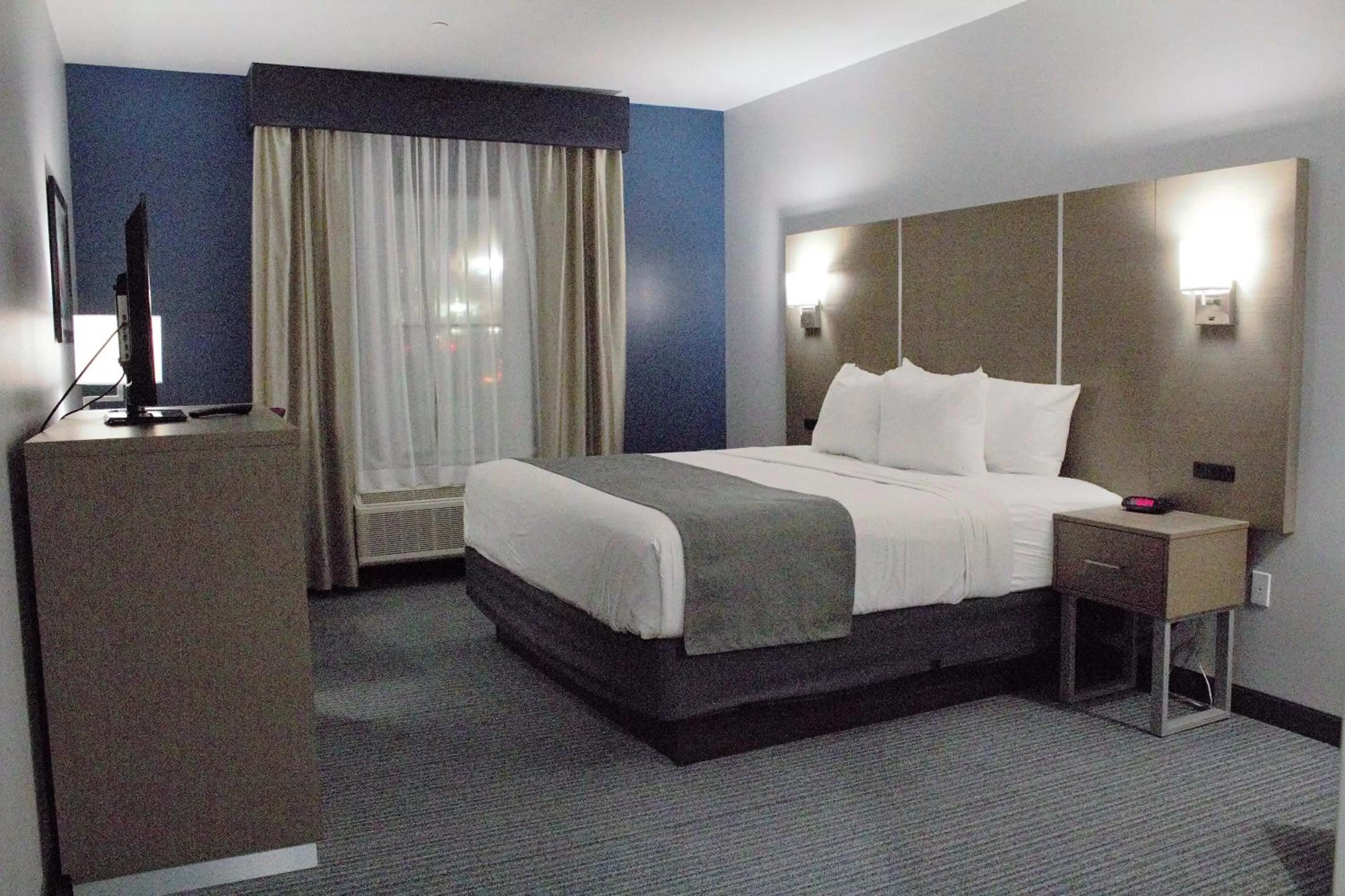 King Studio Suite - Non-Smoking in Days Inn & Suites by Wyndham Houston NW Cypress