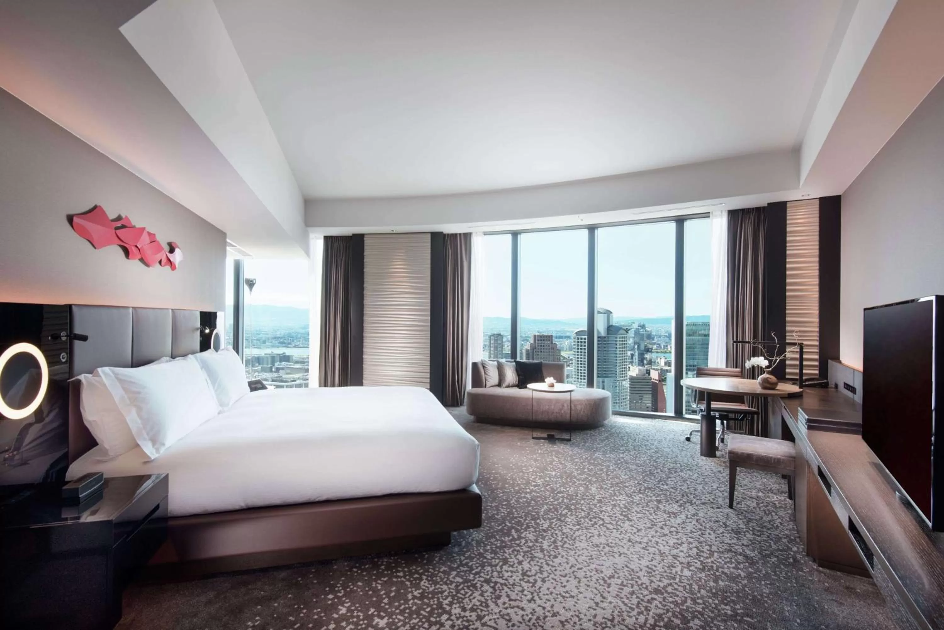 Executive King Room in Conrad Osaka