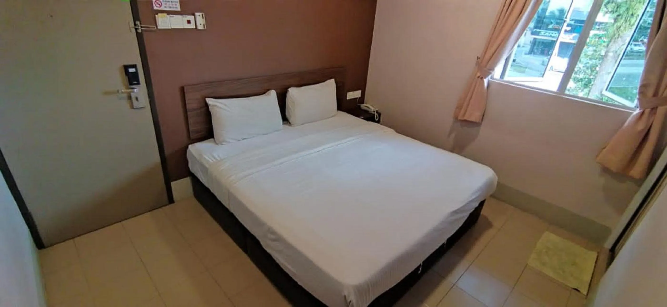 Deluxe King Room in Dream House Hotel