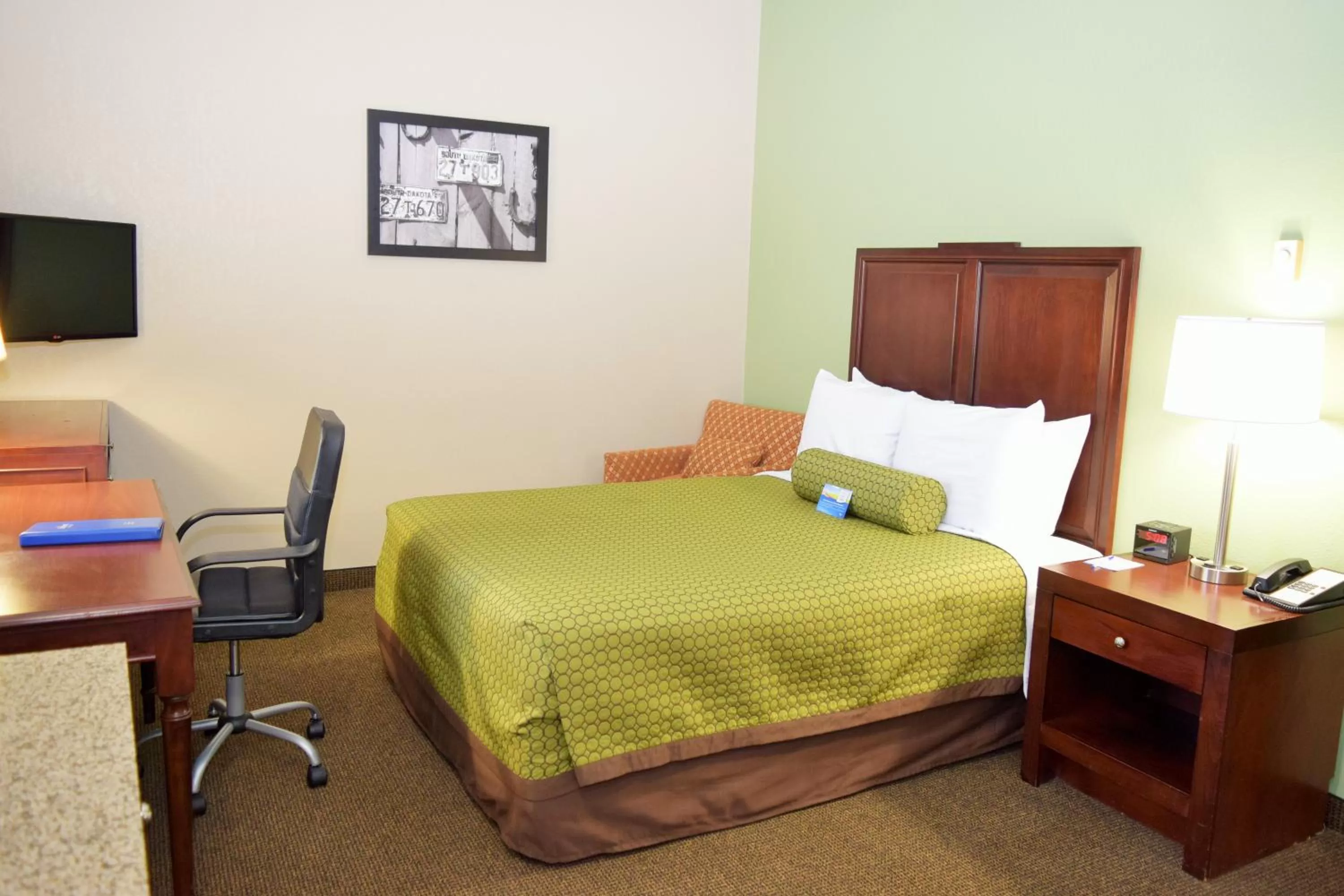 Queen Room - Non-Smoking in Baymont by Wyndham Pierre