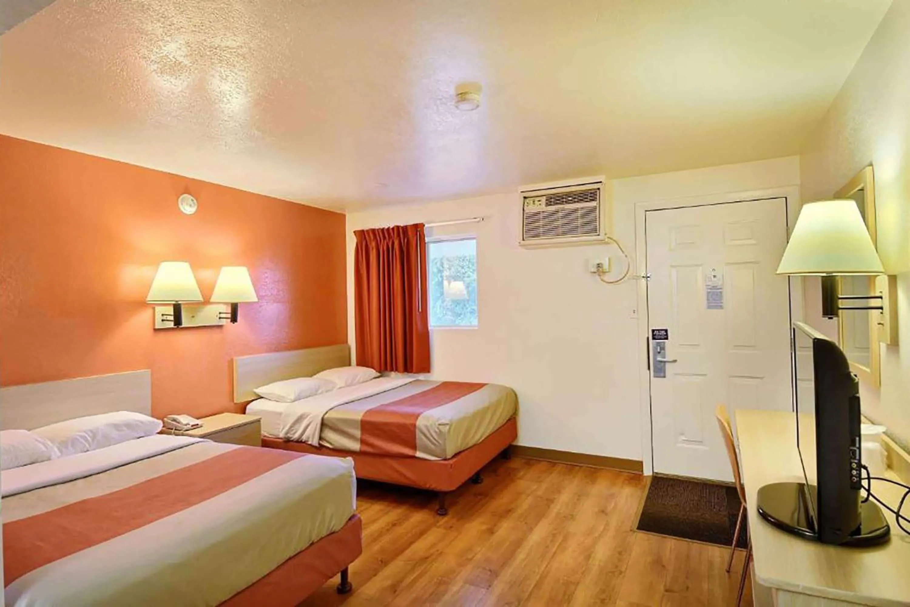 2 Double Bed, Non-Smoking in Travelodge by Wyndham Brattleboro VT