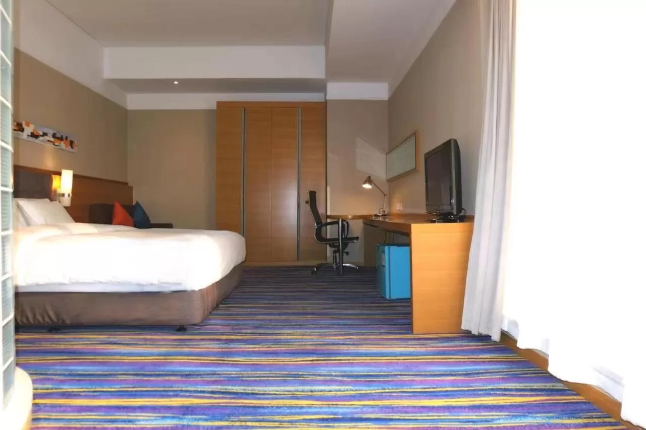 Standard King Room with Extra Floor Space in Holiday Inn Express Tianjin Heping by IHG