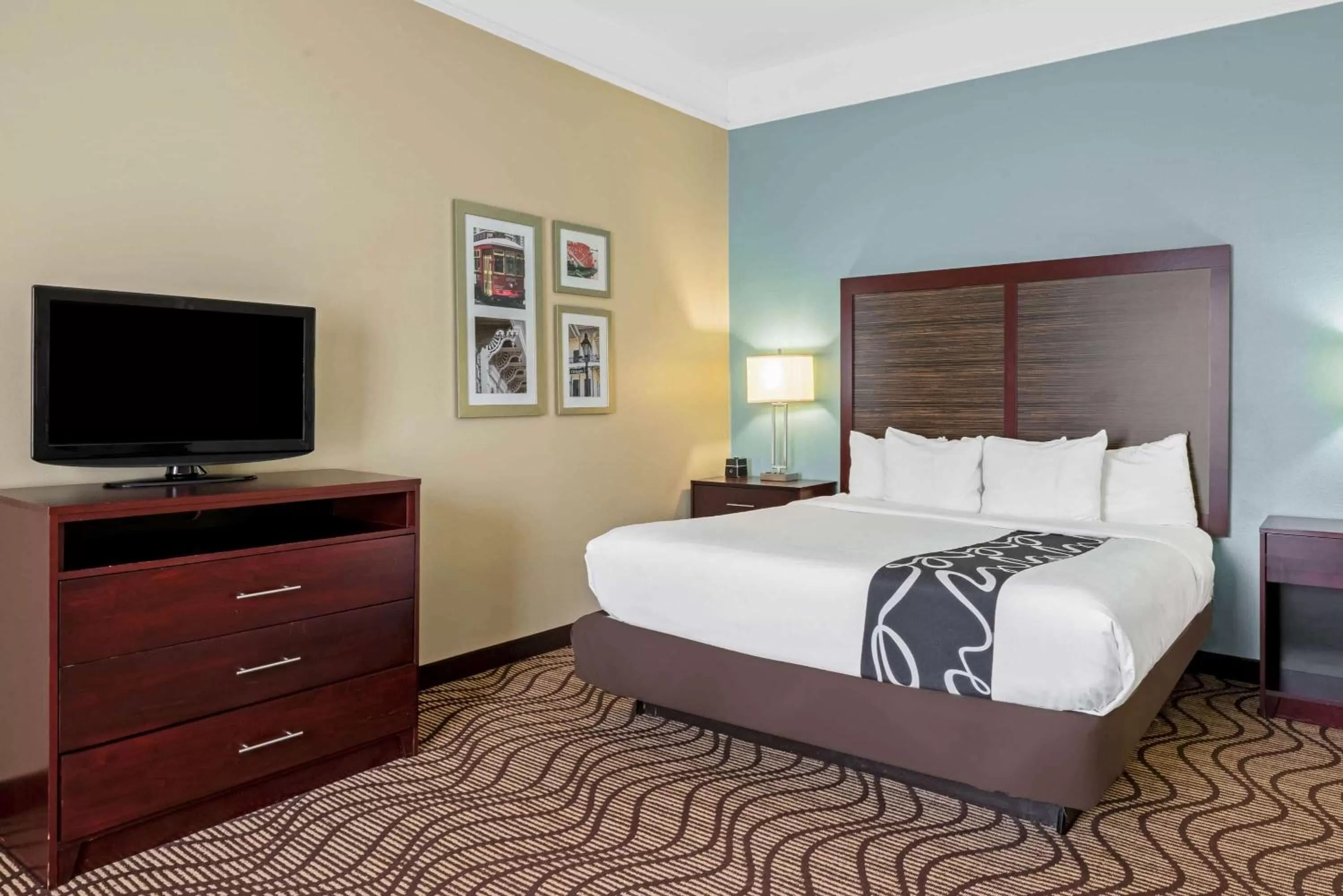 Deluxe King Room - Mobility Access/Non-Smoking in La Quinta by Wyndham Houma