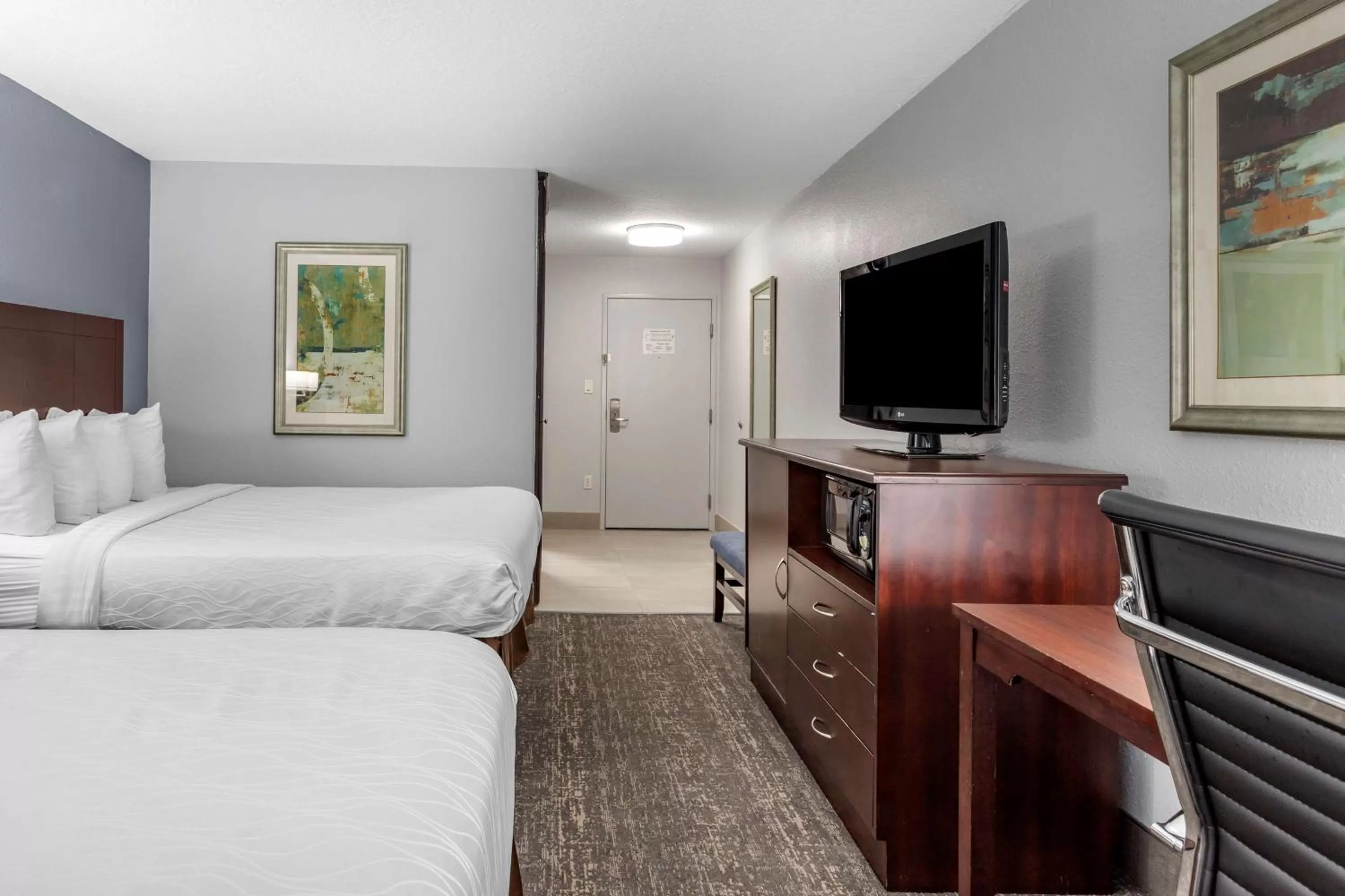 Queen Room with Two Queen Beds and Bath Tub - Disability Access/Non-Smoking in Best Western Plus Orange County