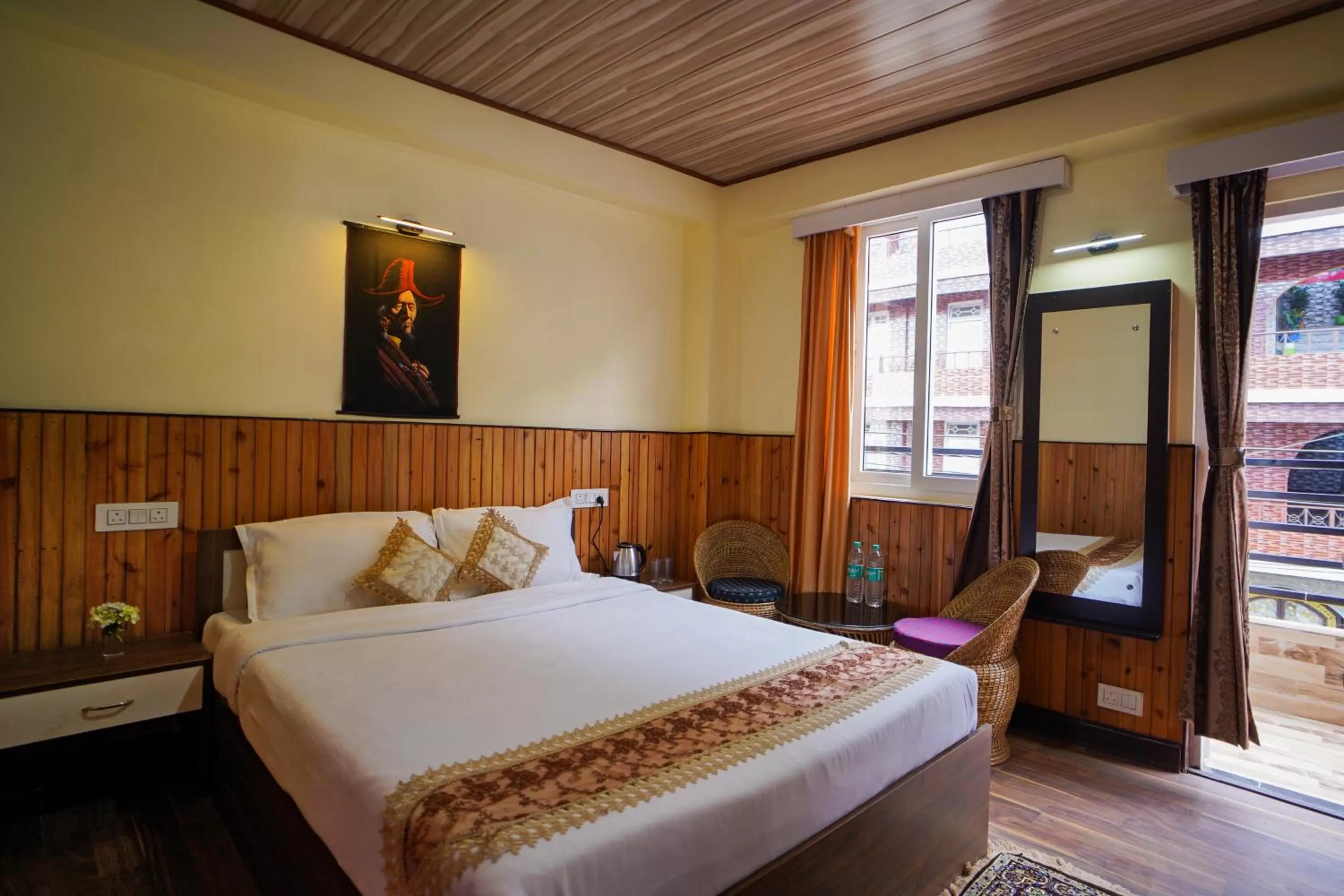 Standard Double Room in Hotel Hill Queen near Sherpa Gumba Darjeeling Mall 5 Min Couple Friendly