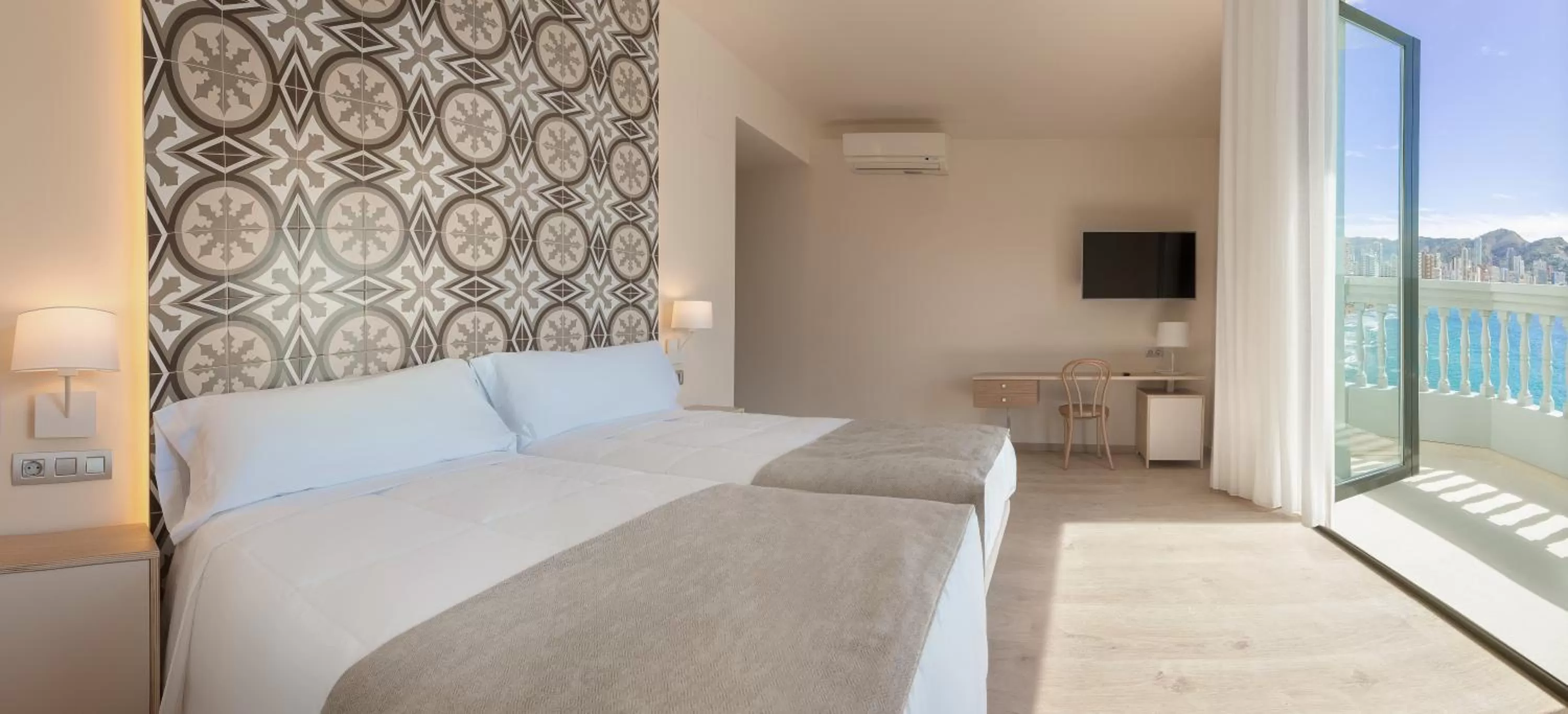 Twin Room with Sea View & Terrace in Gastrohotel Boutique RH Canfali